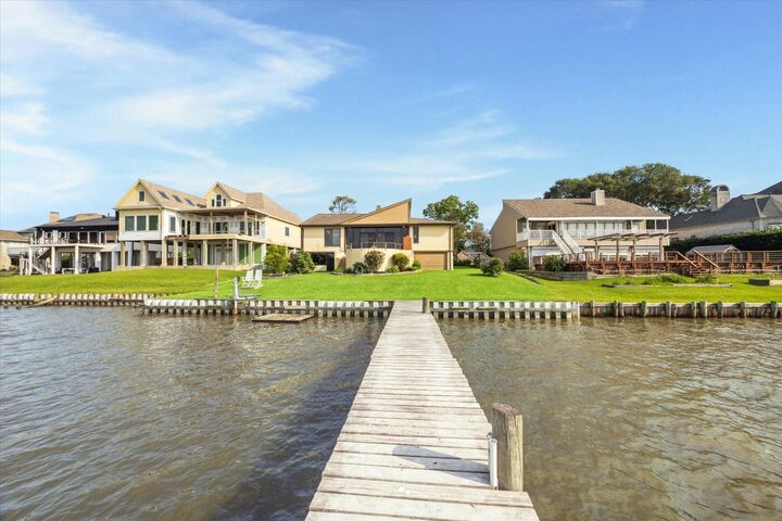 Property Photo:  2414 Baycrest Drive  TX 77058 