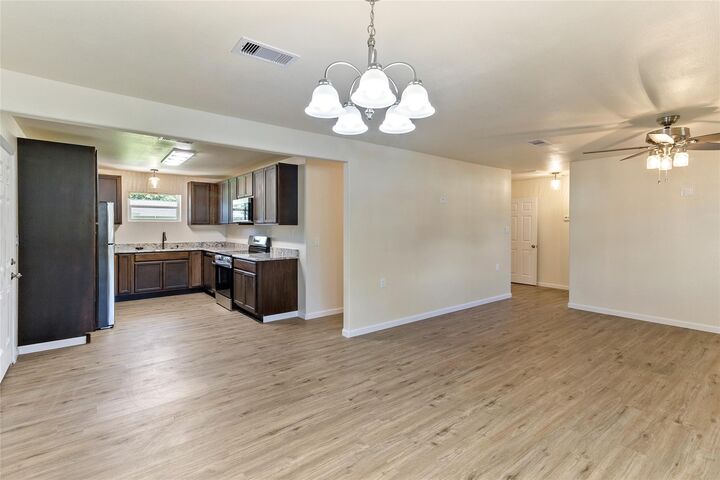 Property Photo:  401 S Fig Street  TX 77480 