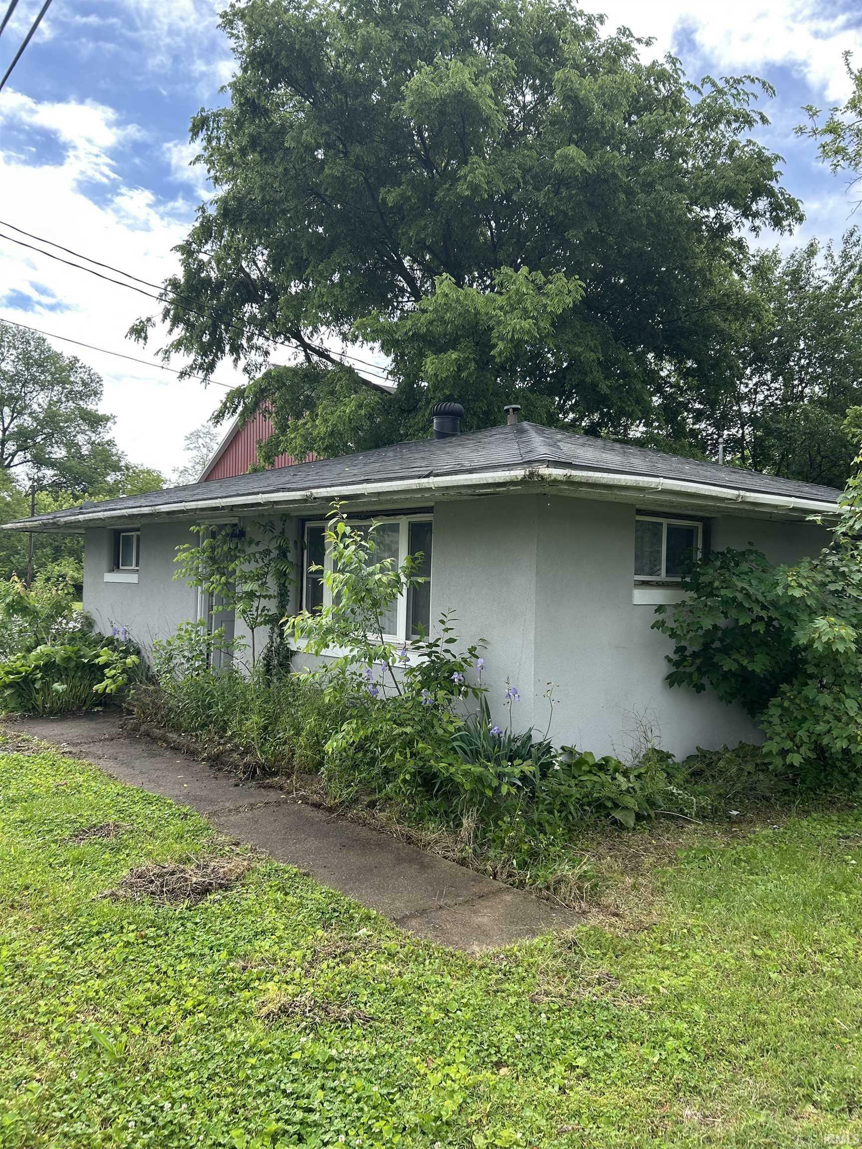 Property Photo: 8965 W County Road 100 N IN 47634
