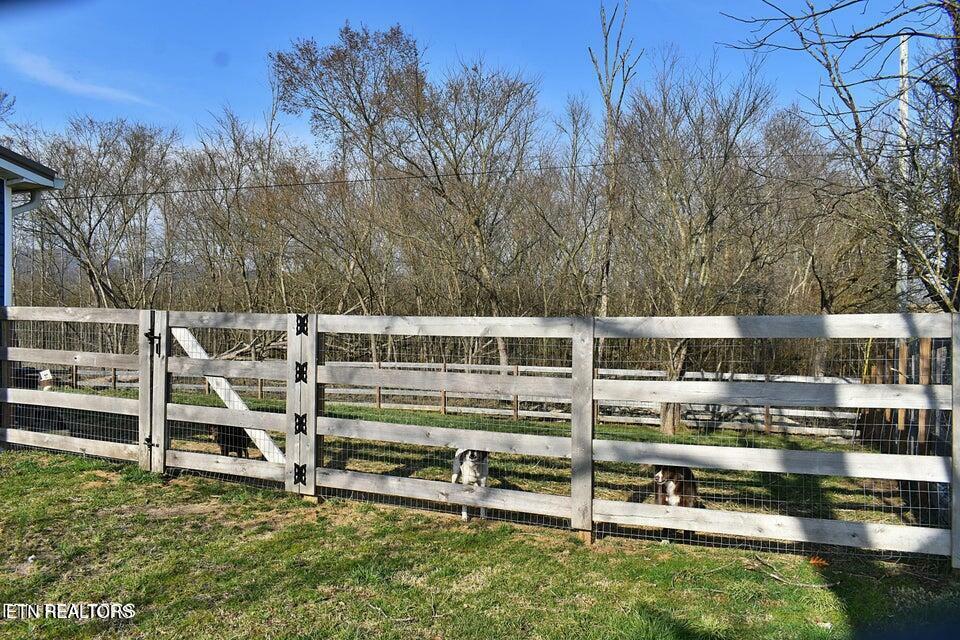 Property Photo: 217 Yoakum Rd TN 37870