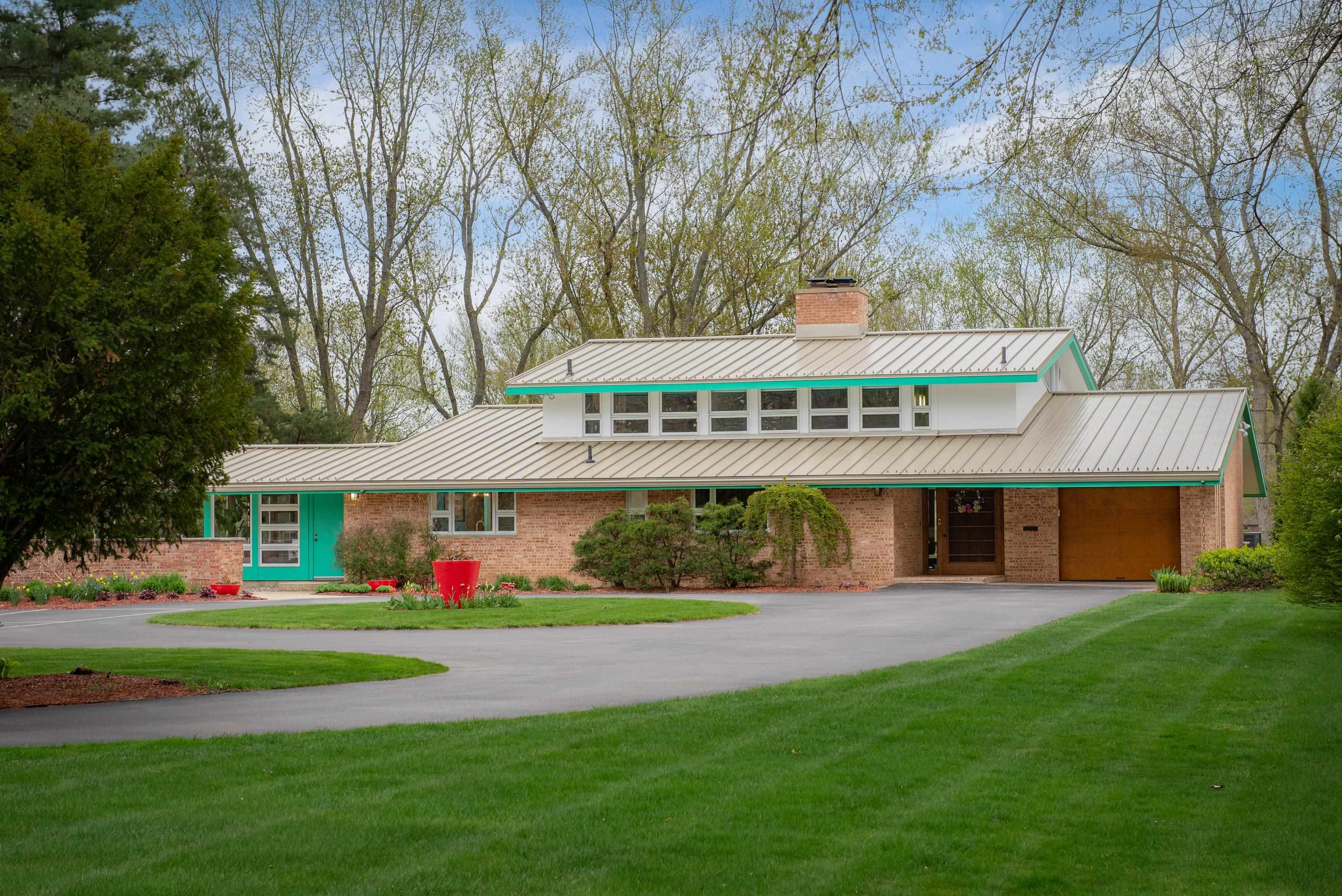 Property Photo: 1015 W Sugnet MI 48640