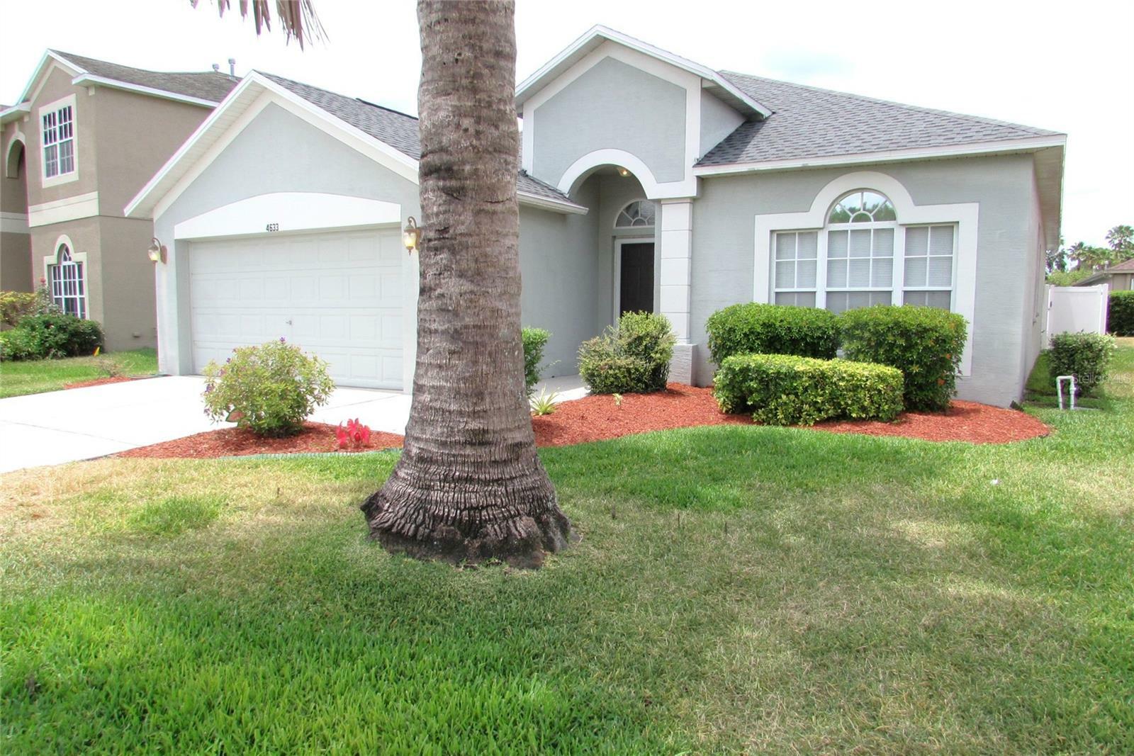 Property Photo: 4633 Mapletree Loop FL 33544