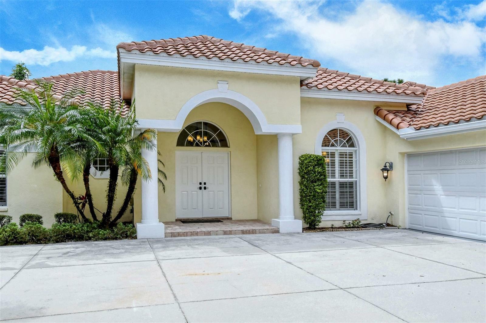 Property Photo: 6628 Saint James Crossing FL 34201