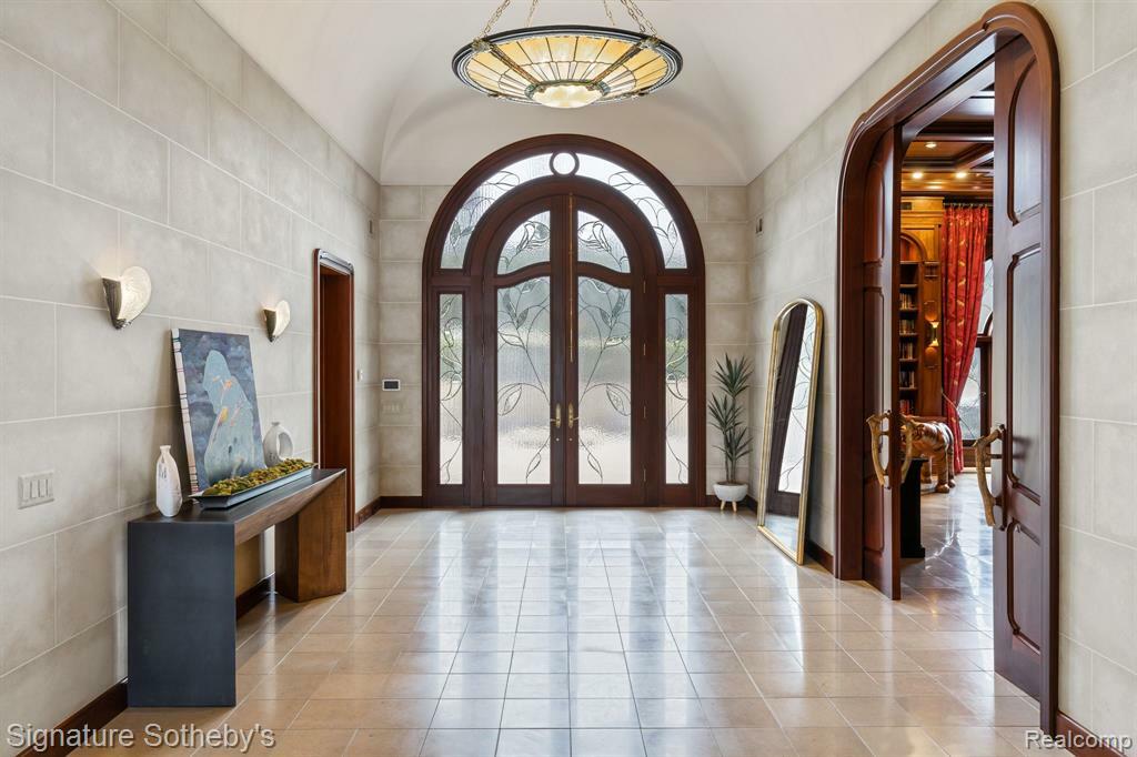 Property Photo: 1567 Island Lane MI 48302 1312