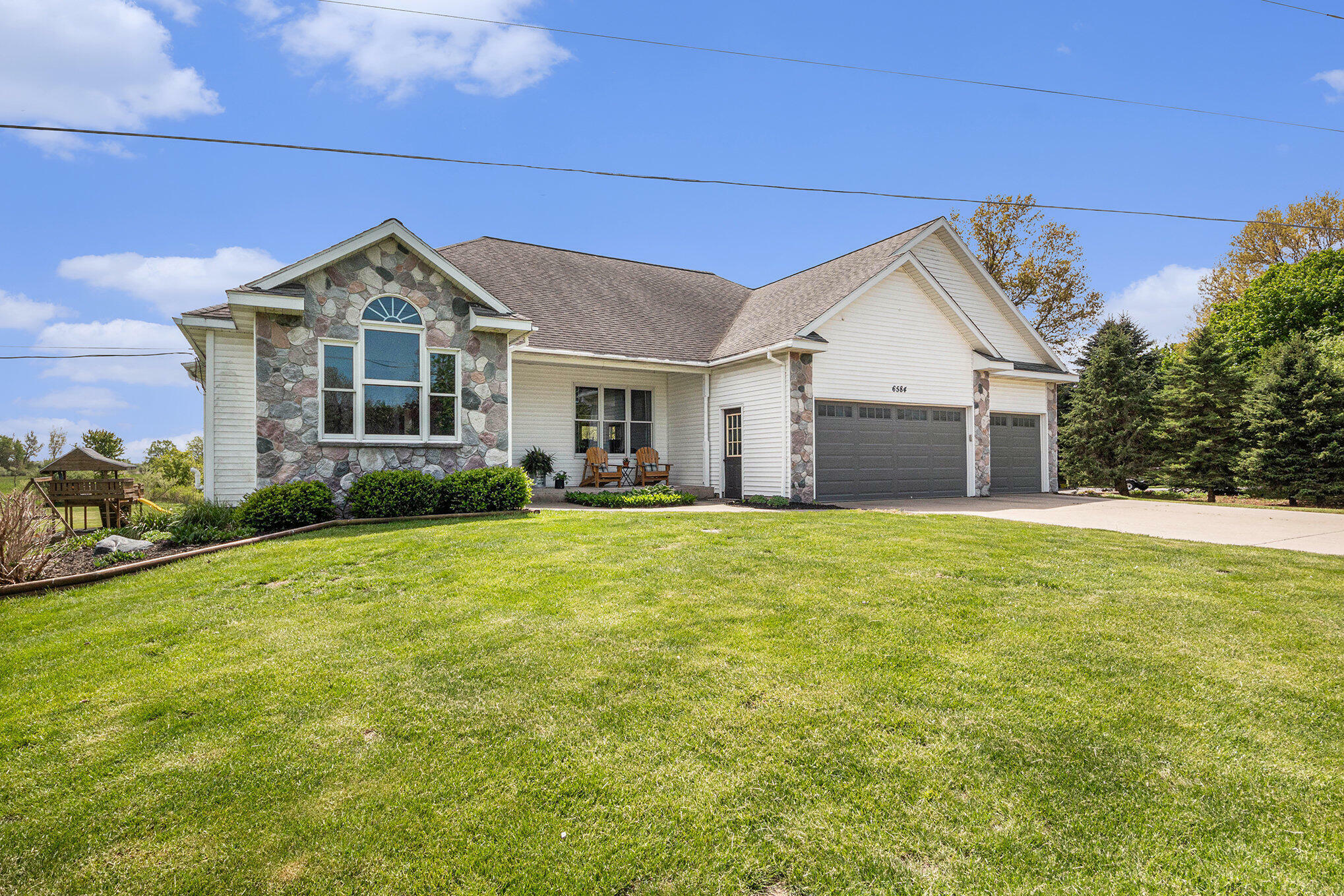 Property Photo: 6584 Barry Street MI 49426