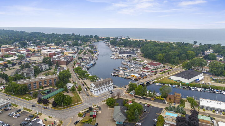 Property Photo:  532 Dyckman Avenue  MI 49090 