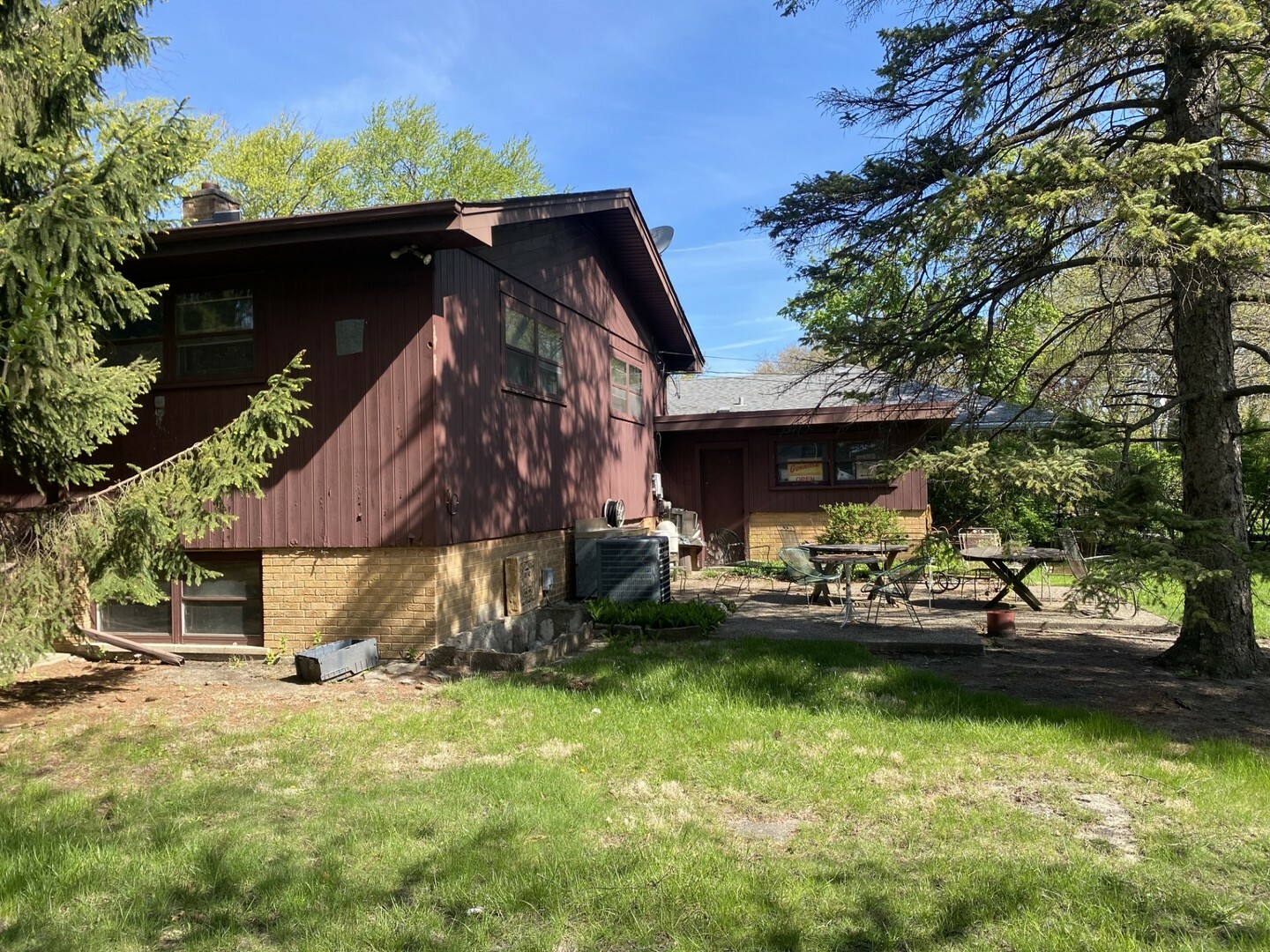 Property Photo: 500 Kin Court IL 60091