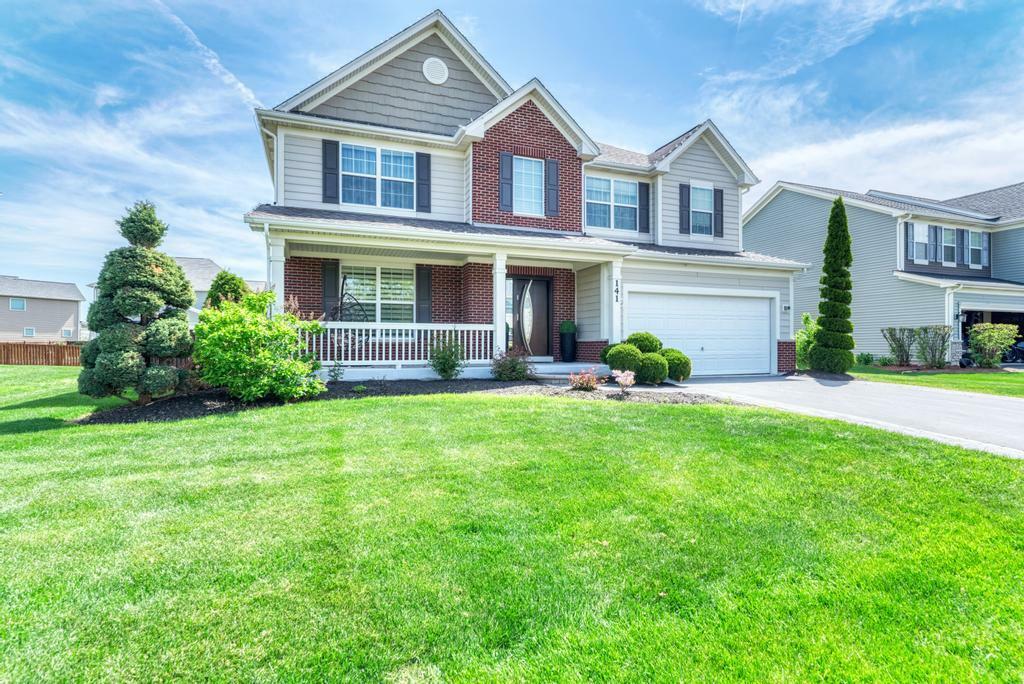 Property Photo: 141 Bluegrass Parkway IL 60543