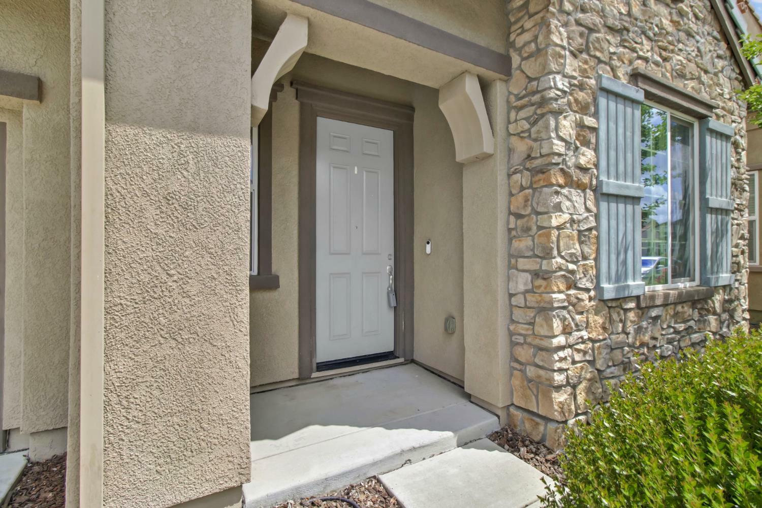 Property Photo: 153 Julia Island Circle CA 95834