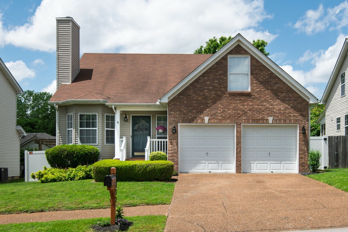 2312 Surrey Ln  Franklin TN 37067 photo