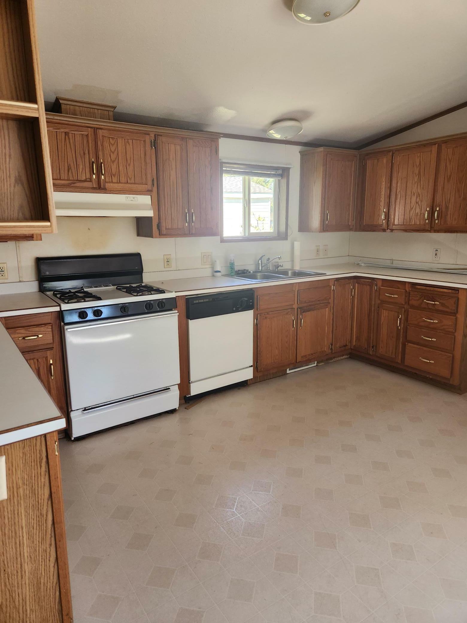 Property Photo: 102 Jaybee Lane MN 56001