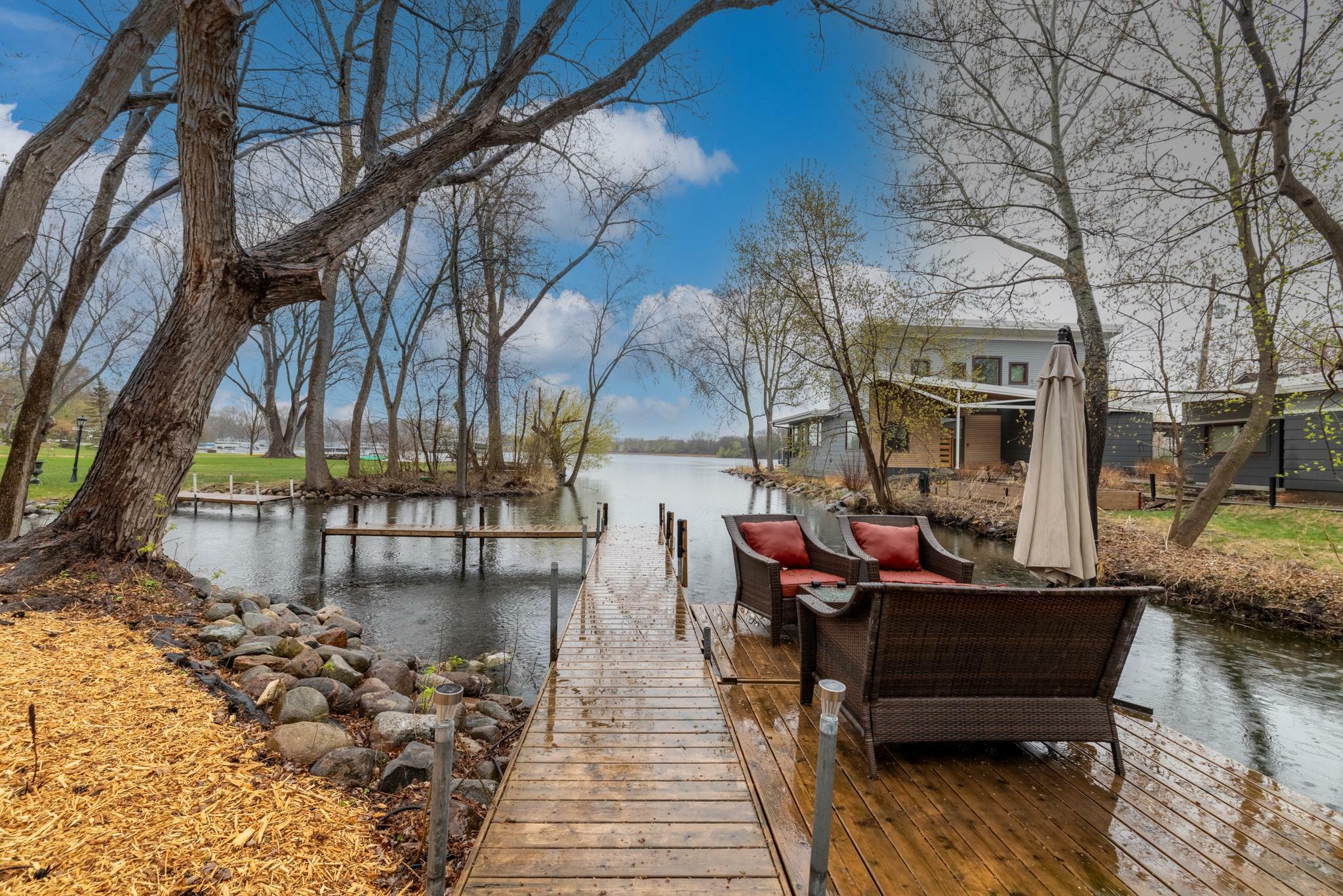 Property Photo: 211 Peninsula Road MN 55441