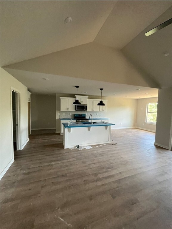Property Photo: 27 Topcliffe Lane AR 72715