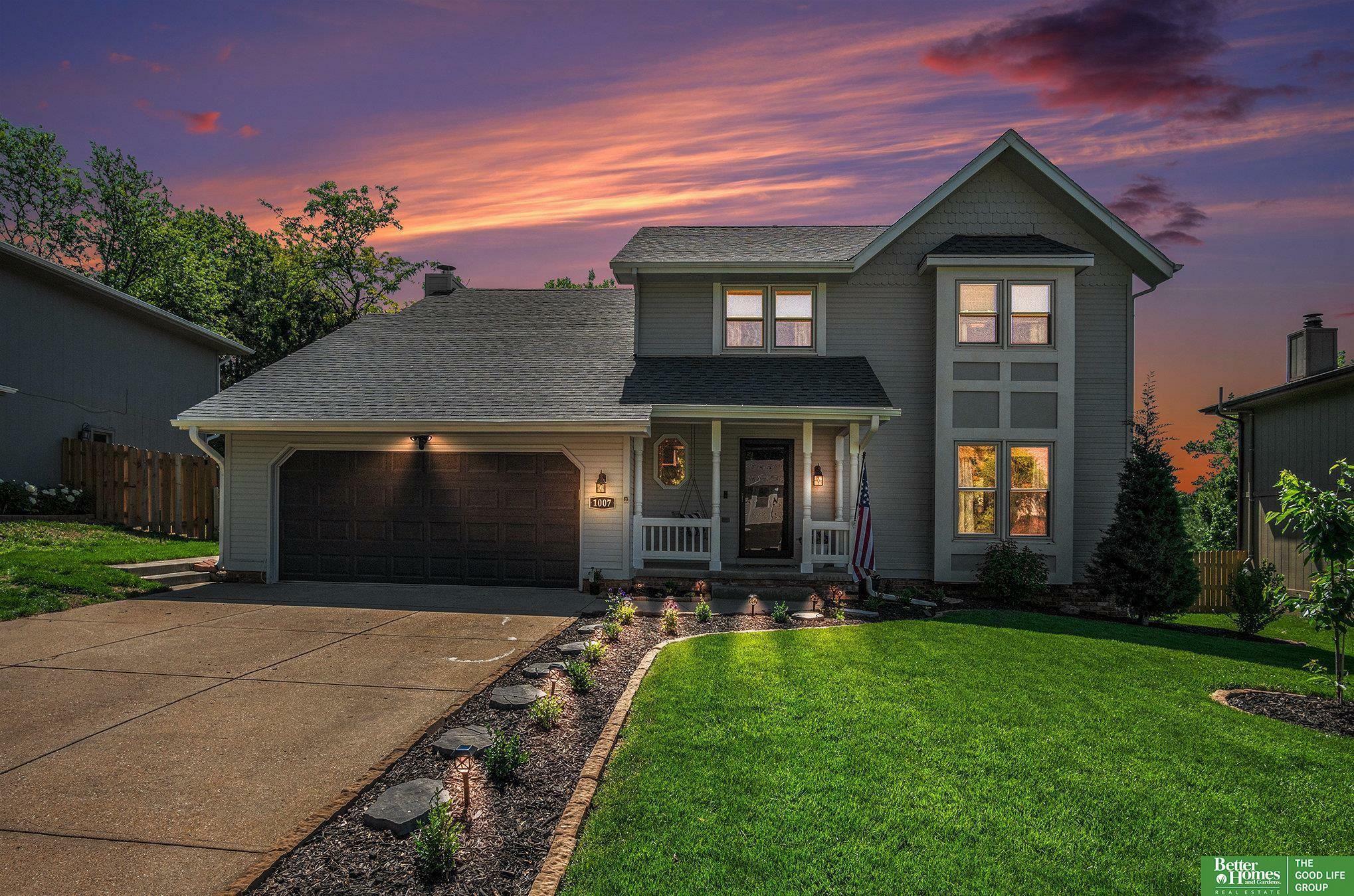 Property Photo: 1007 N Beadle Street NE 68046