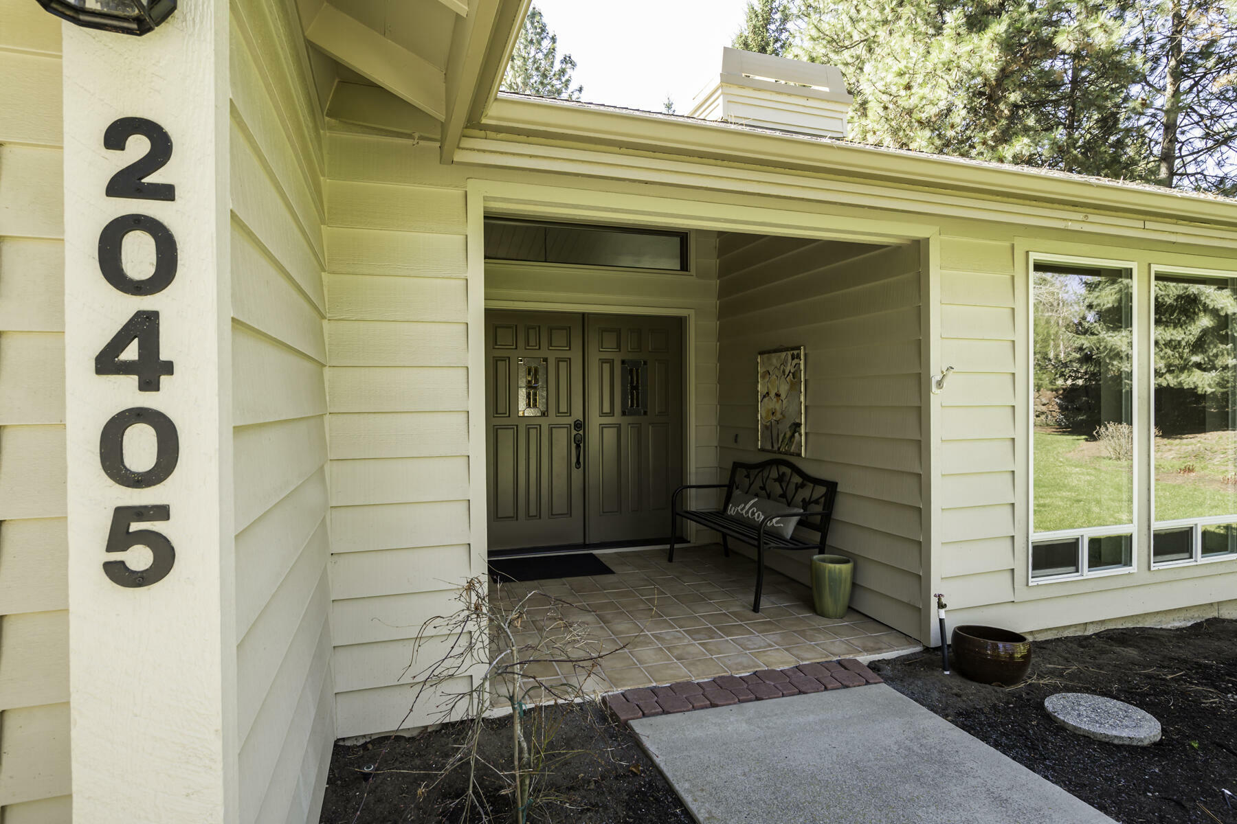 Property Photo: 20405 White Pass Court OR 97702