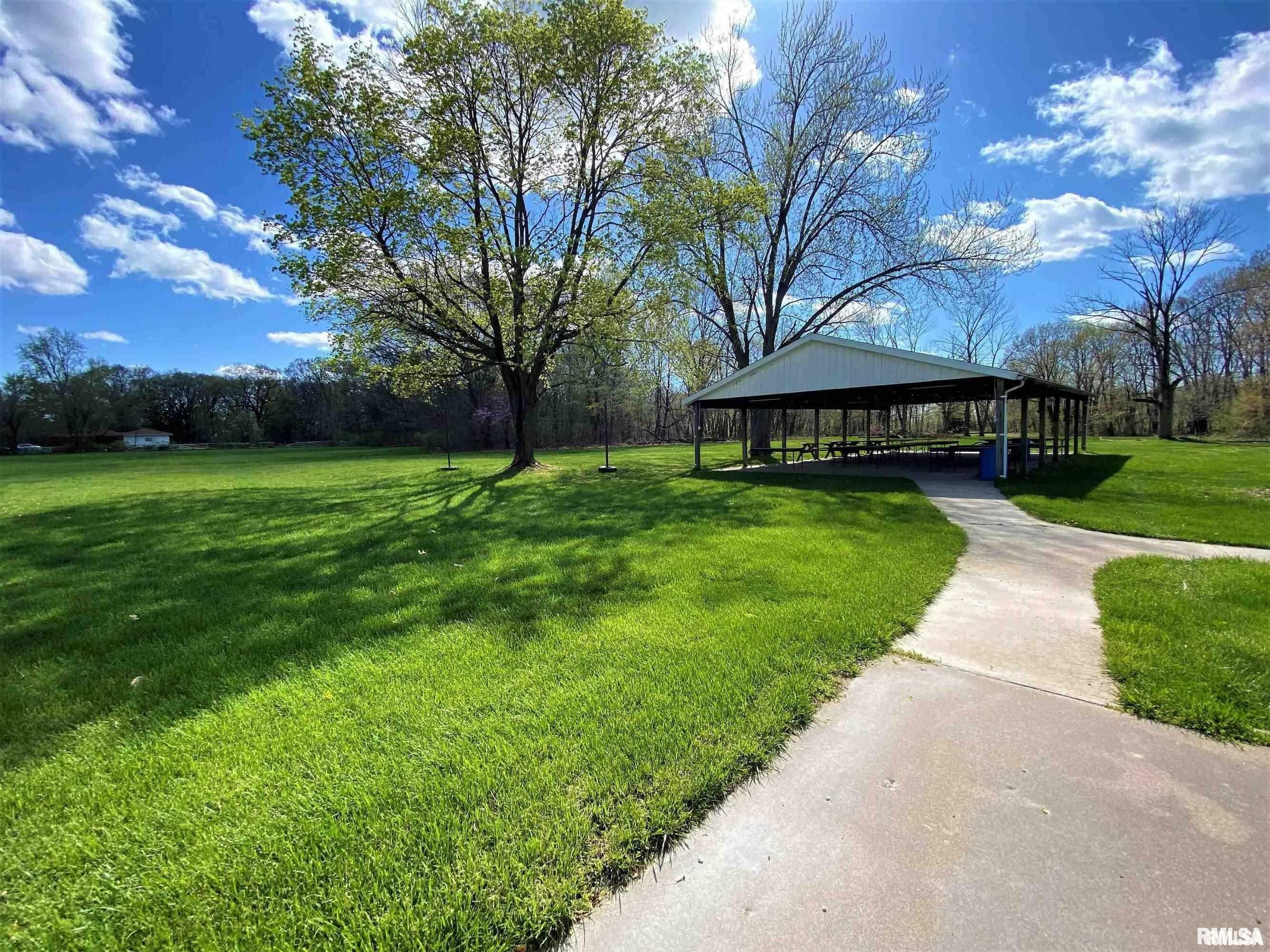 Property Photo: 1839 1/2 Highview Road IL 61611