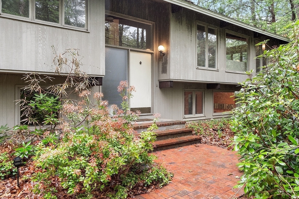 Property Photo:  8 Deerfoot Trail  MA 01451 