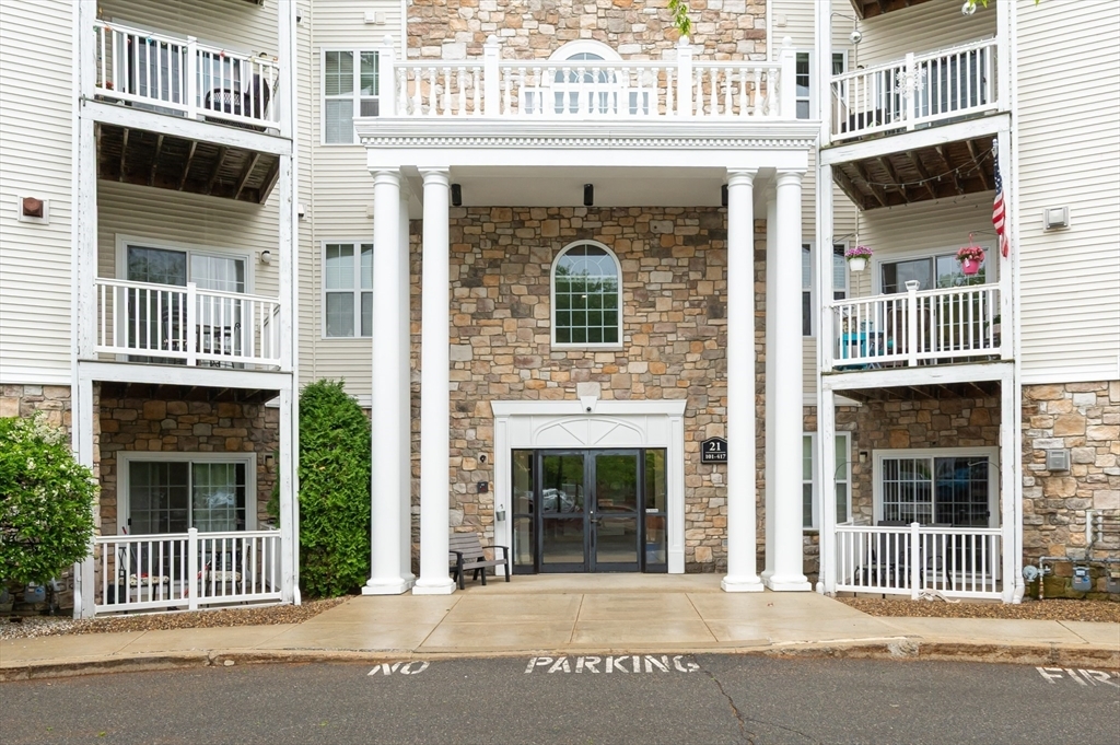 Property Photo: 21 Hampshire Rd 201 MA 01844