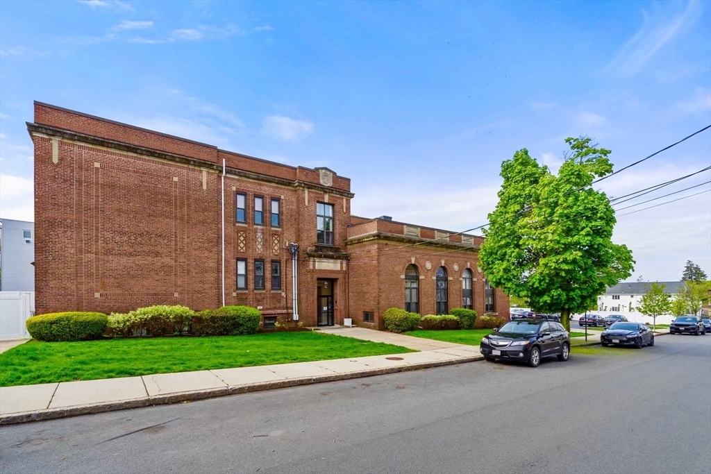 Property Photo: 50 Floyd St 7 MA 02149