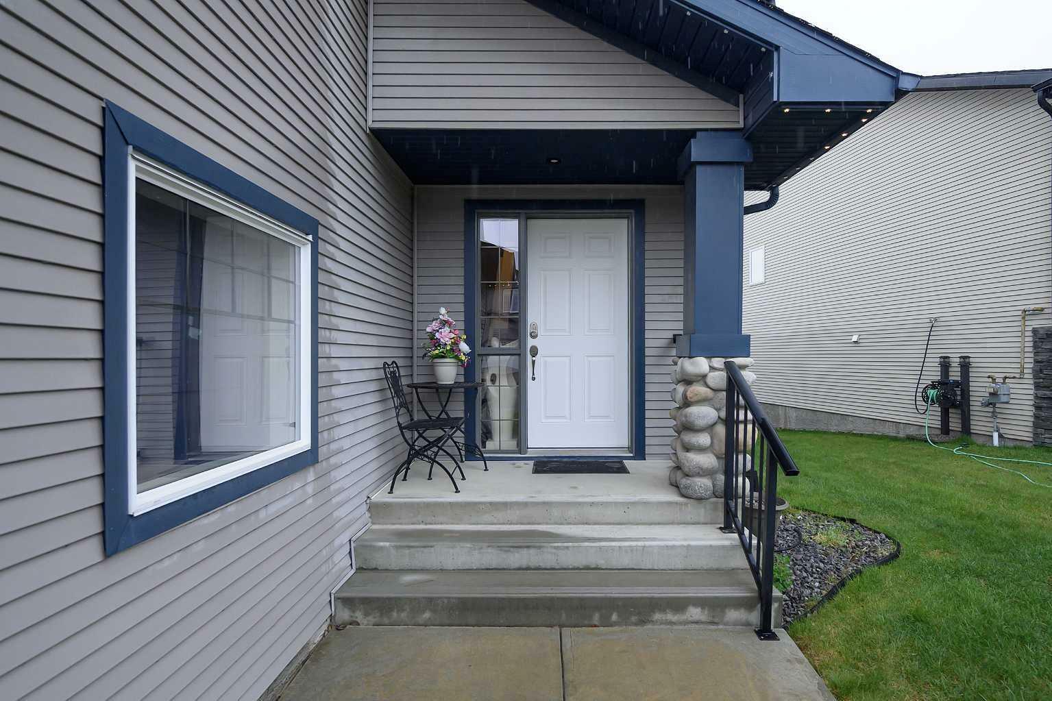 Property Photo: 143 Vanson Close AB T4R 0G8