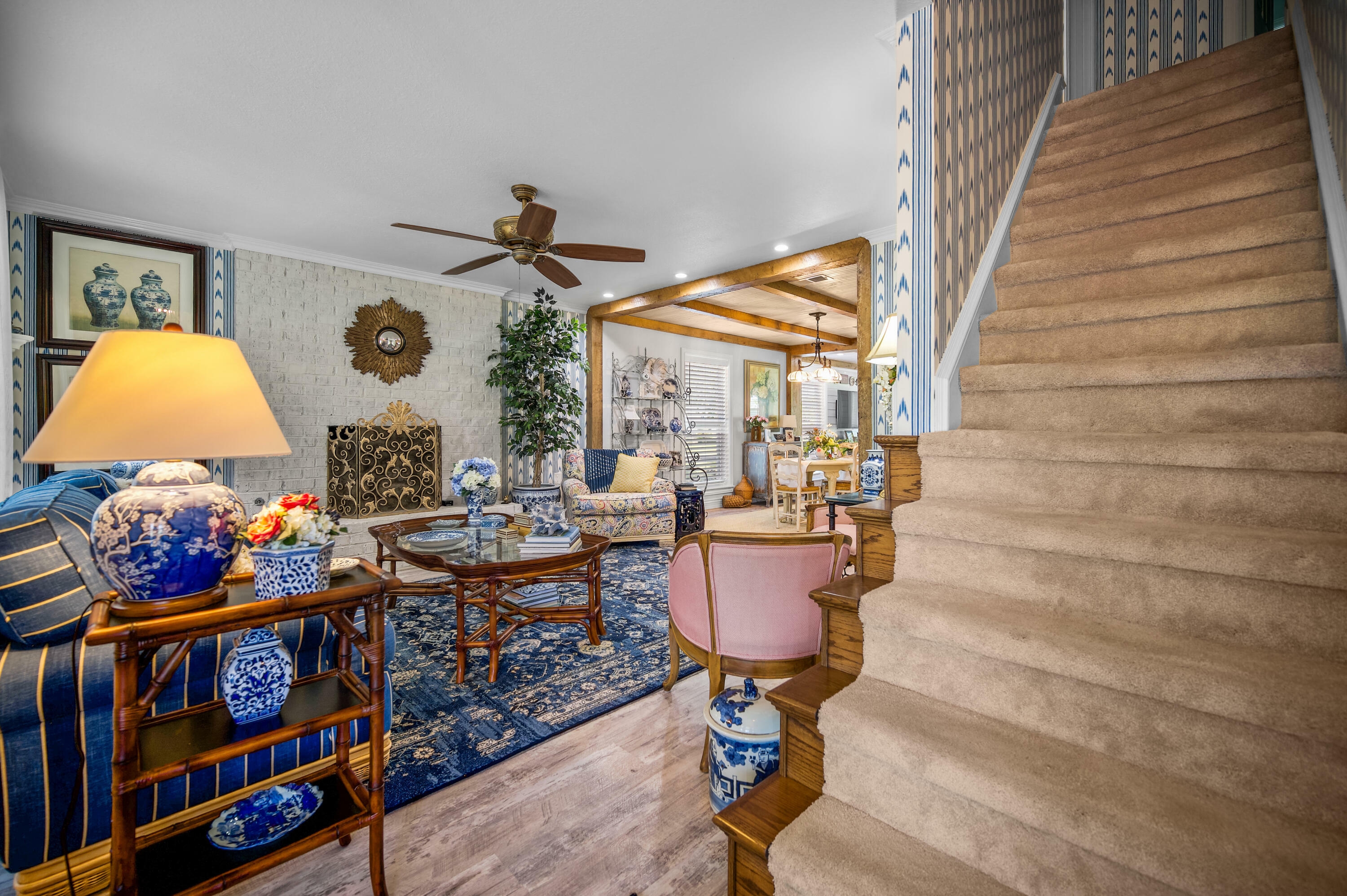 Property Photo: 1615 Ernest Dr LA 70634