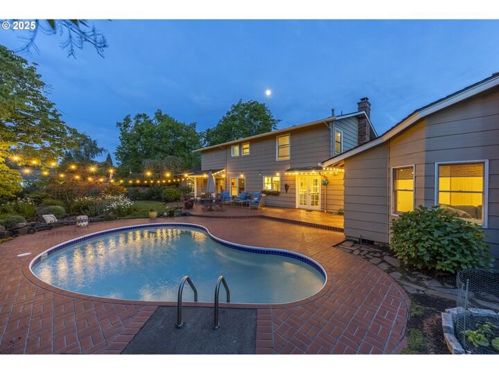Property Photo: 2885 Powderhorn St OR 97408