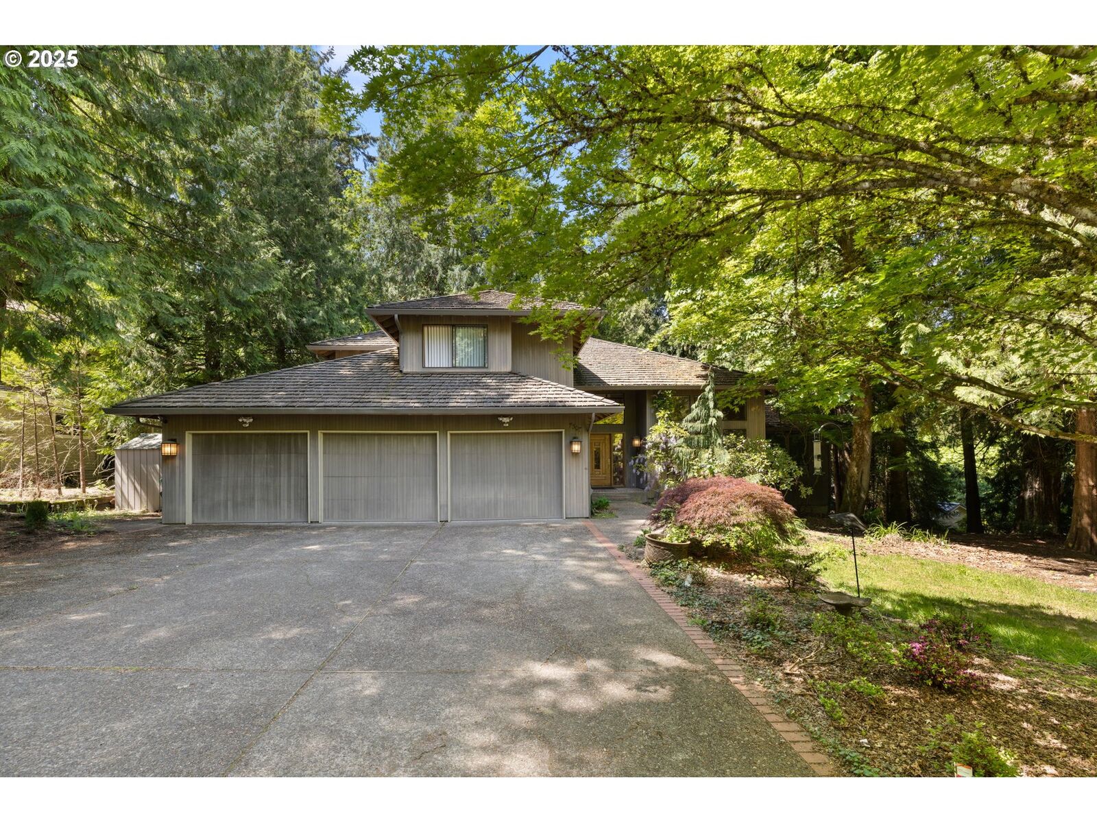 Property Photo:  7307 SE 133rd Pl  OR 97236 