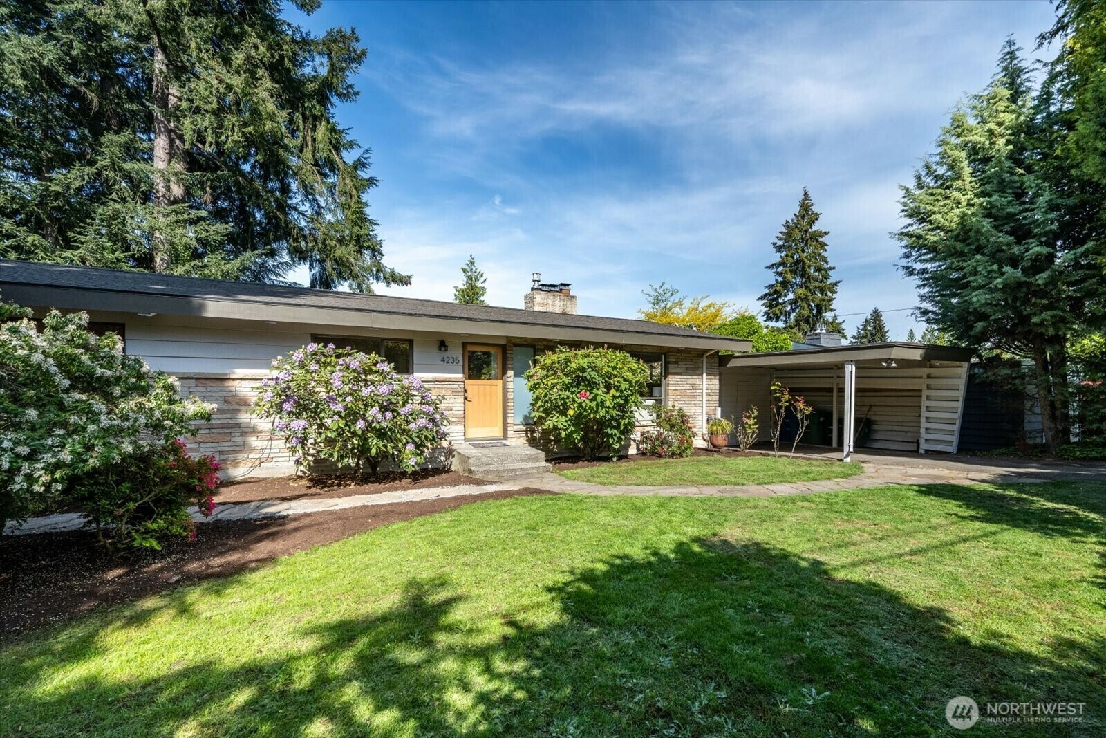 Property Photo: 4235 86th Avenue SE WA 98040