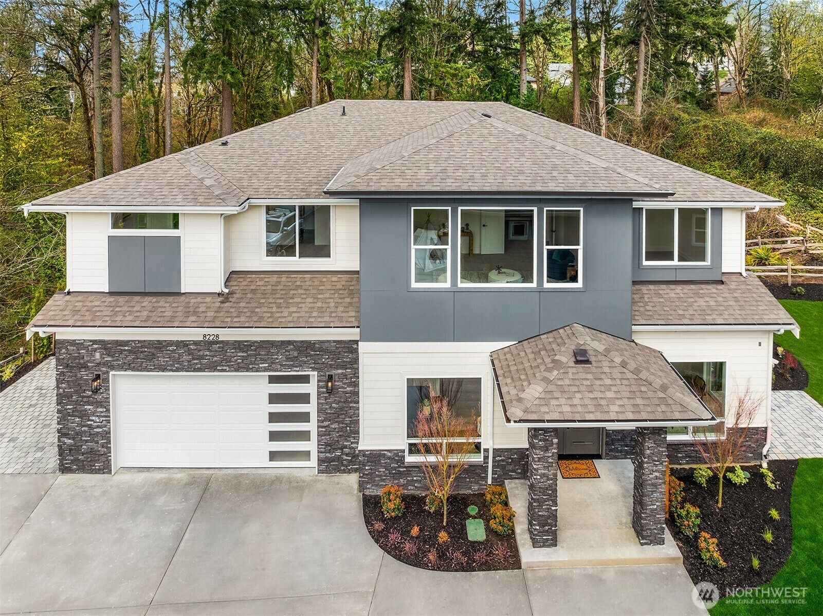Property Photo: 8228 113th Place SE WA 98056