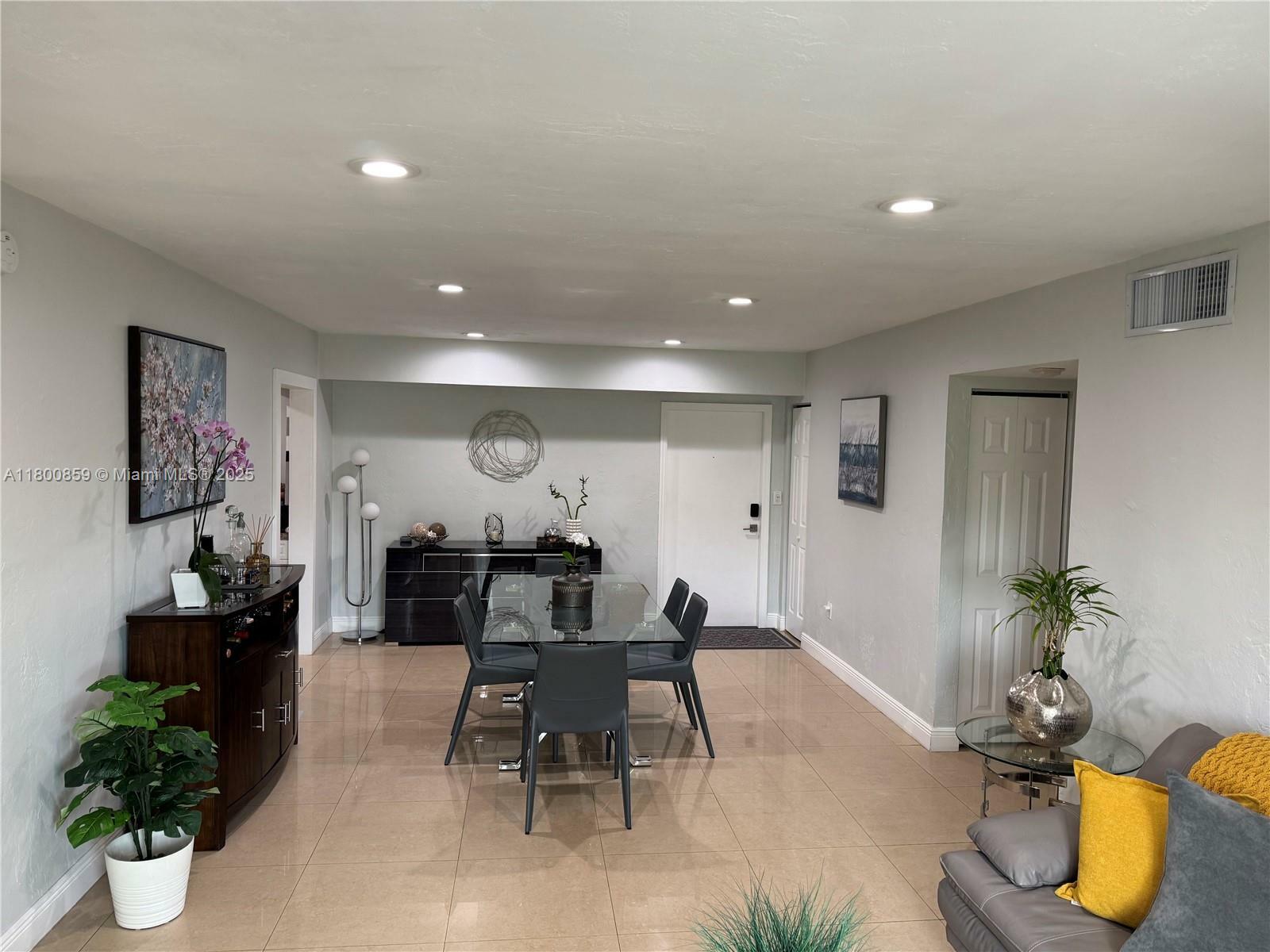 Property Photo: 14036 SW 90th Ave 201-Aa FL 33176