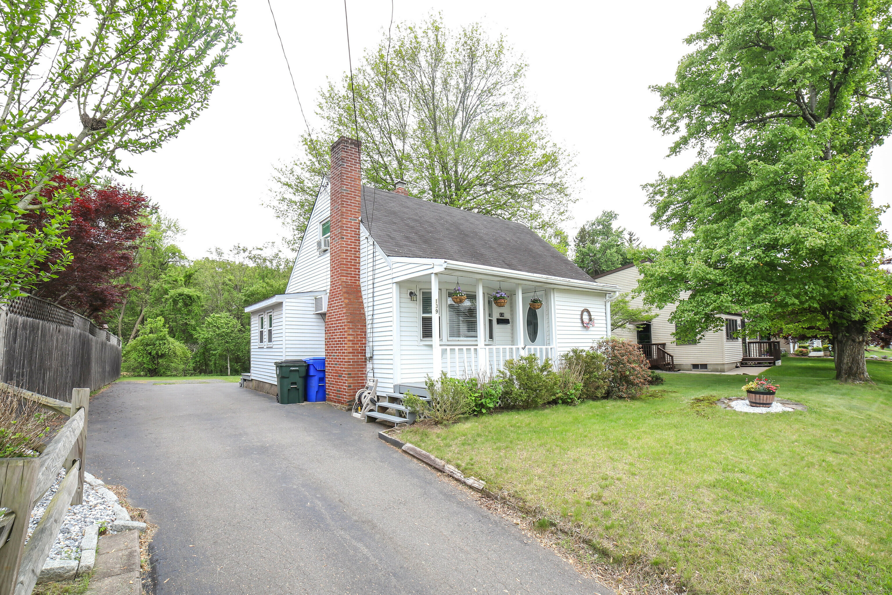 Property Photo: 139 Porterbrook Avenue CT 06118