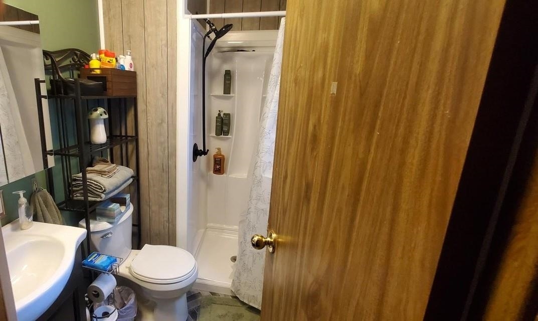 Property Photo:  686 #D Old Arden Hwy  WA 99114 