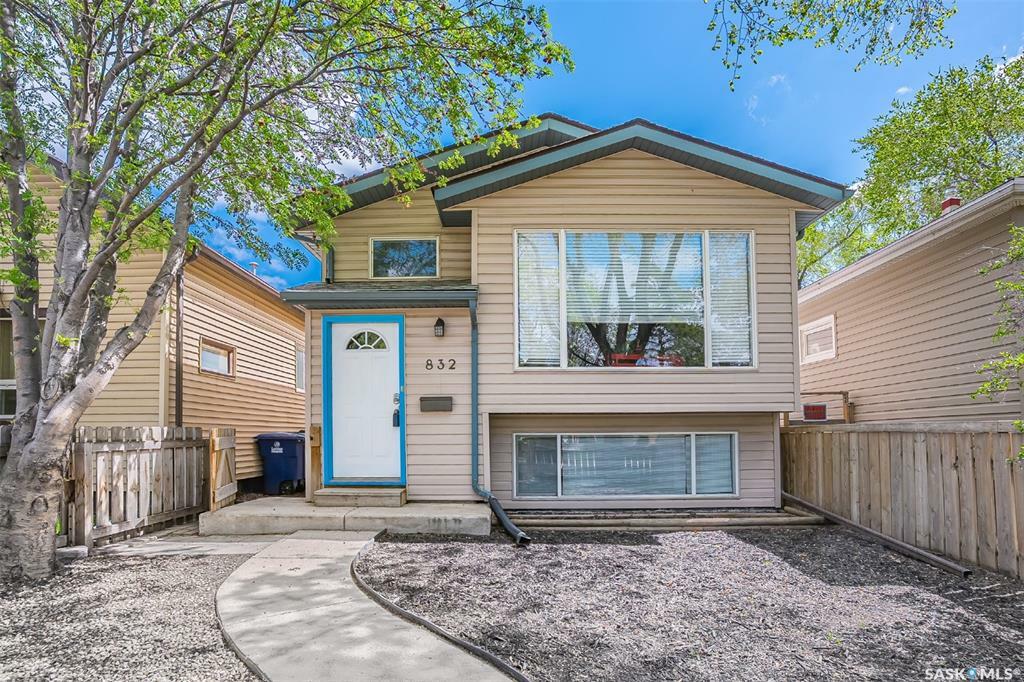 832 H Avenue N  Saskatoon SK S7L 2C2 photo