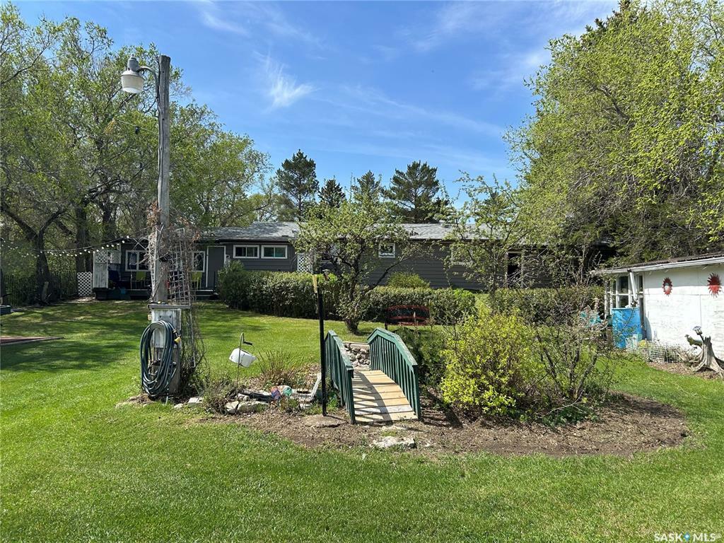 Property Photo: 127 3rd Avenue SK S0K 4Y0