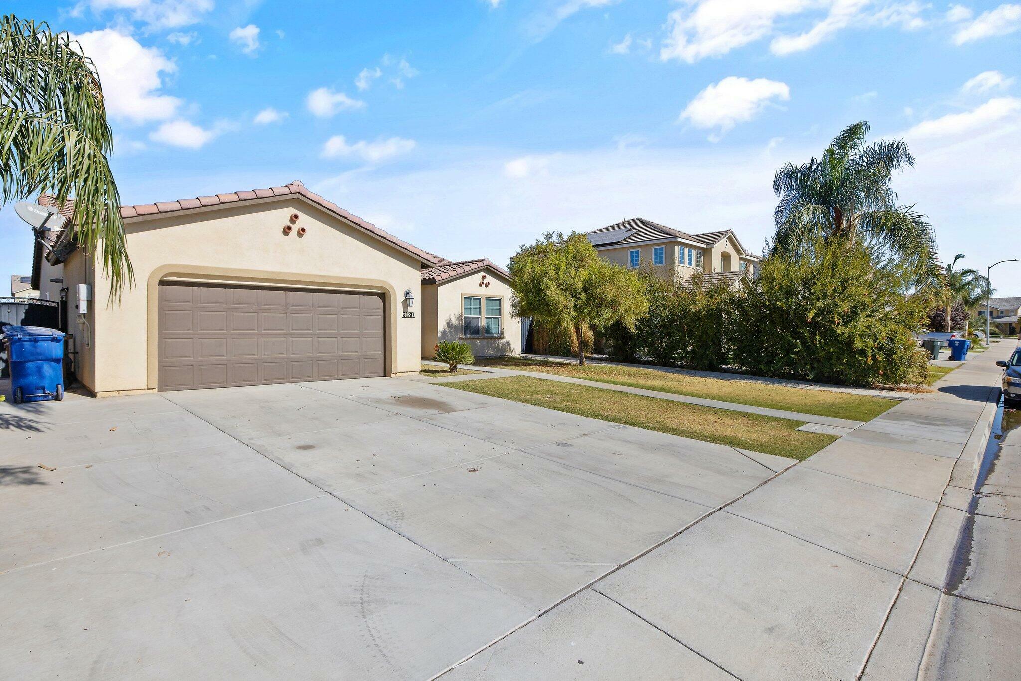 Property Photo: 5130 Blue Brook Way CA 93313