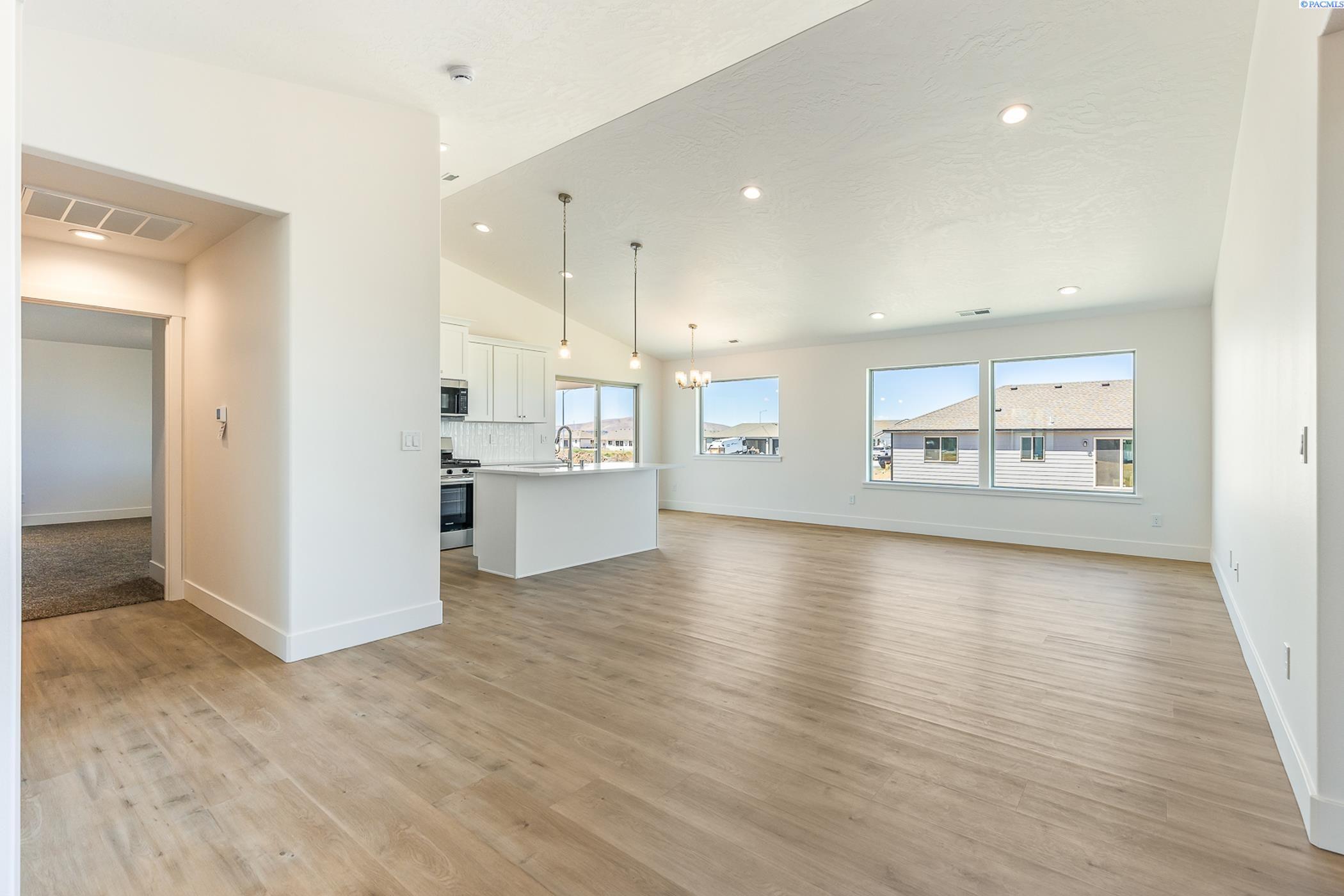 Property Photo: 6906 Brooks Ave WA 99301