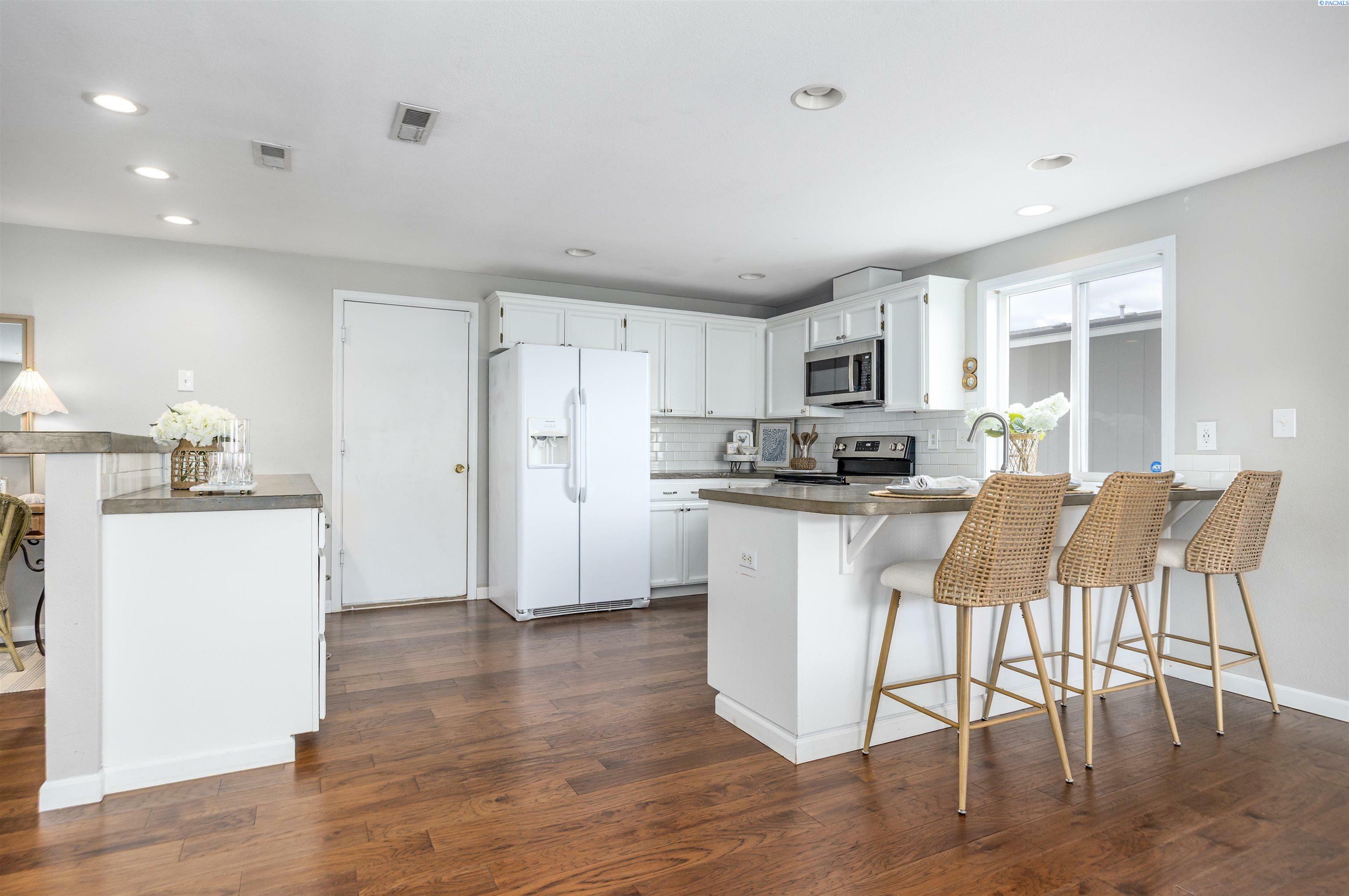 Property Photo: 7715 Wrigley Dr WA 99301