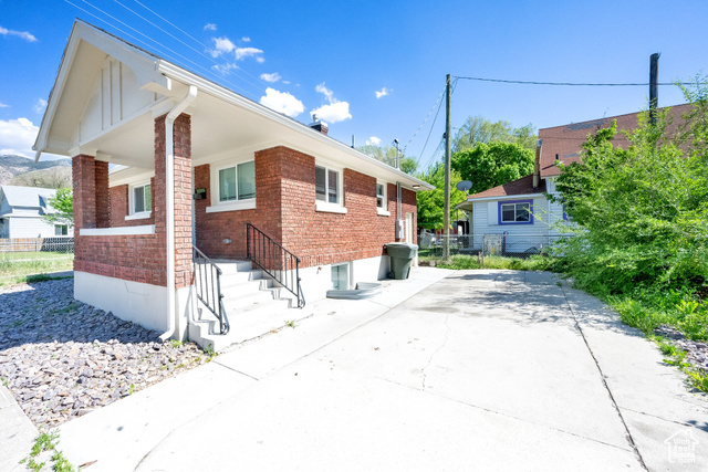 Property Photo: 815 E 22nd St UT 84401