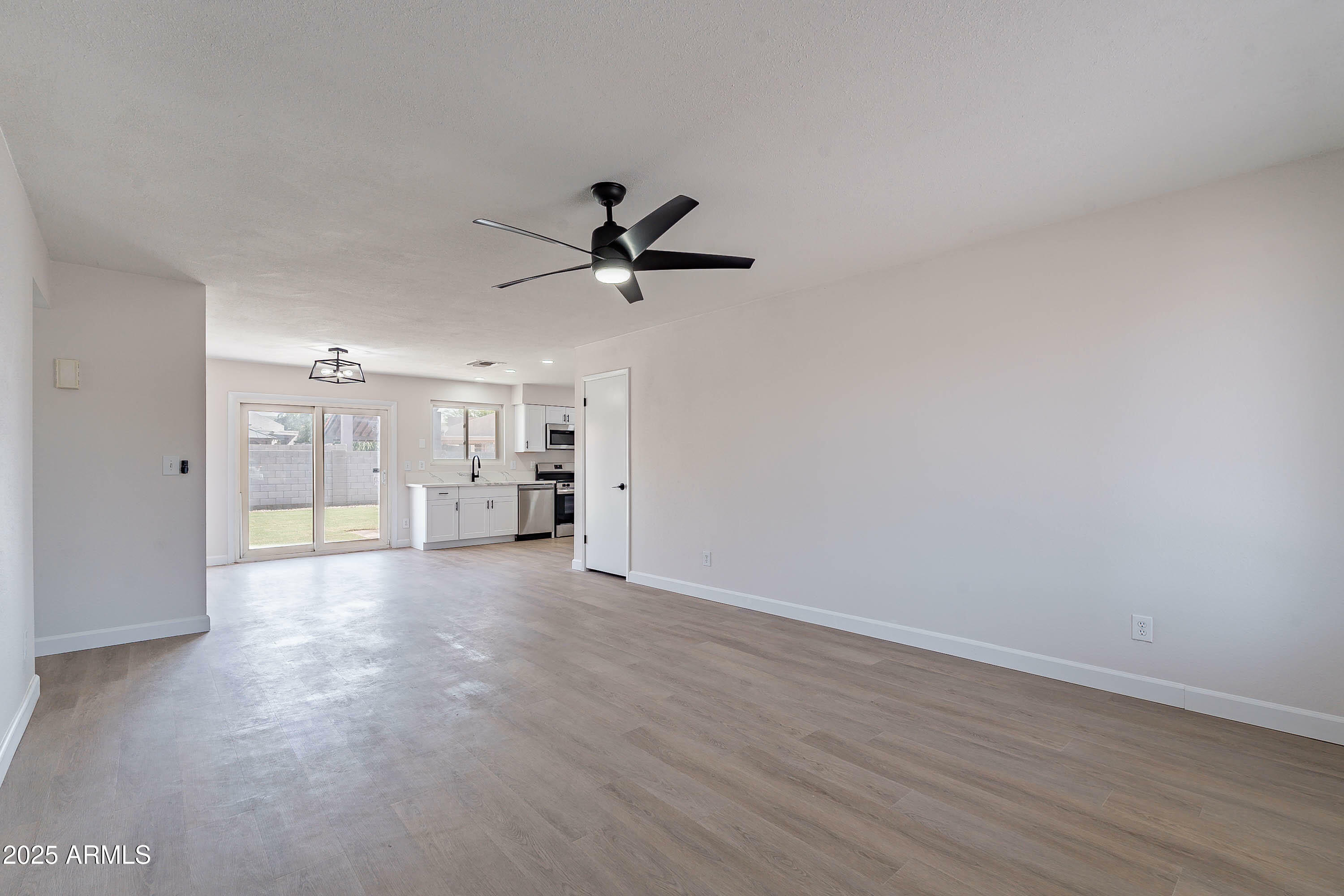 Property Photo: 733 W El Prado Road AZ 85225