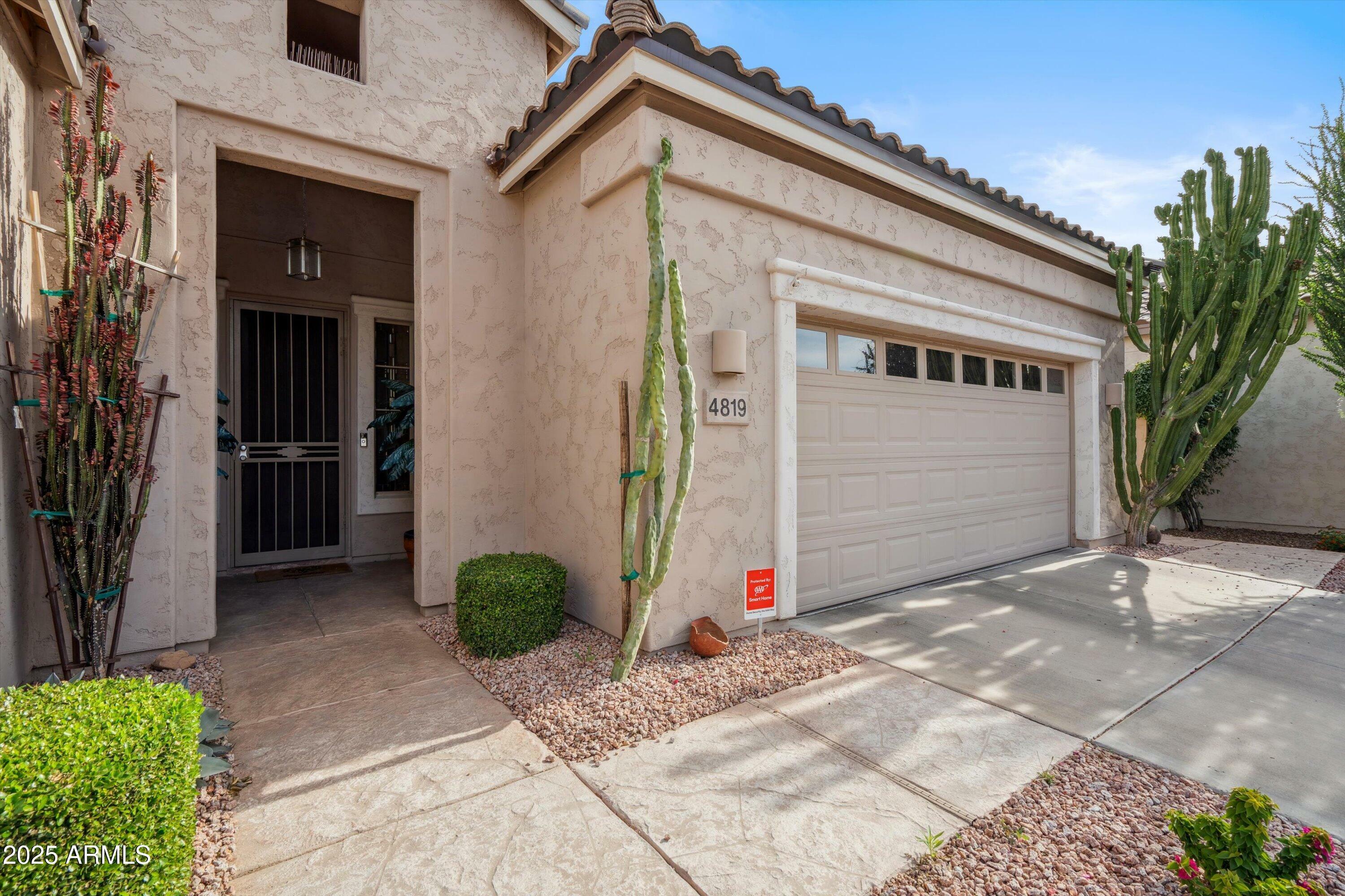 Property Photo: 4819 E Villa Theresa Drive AZ 85254