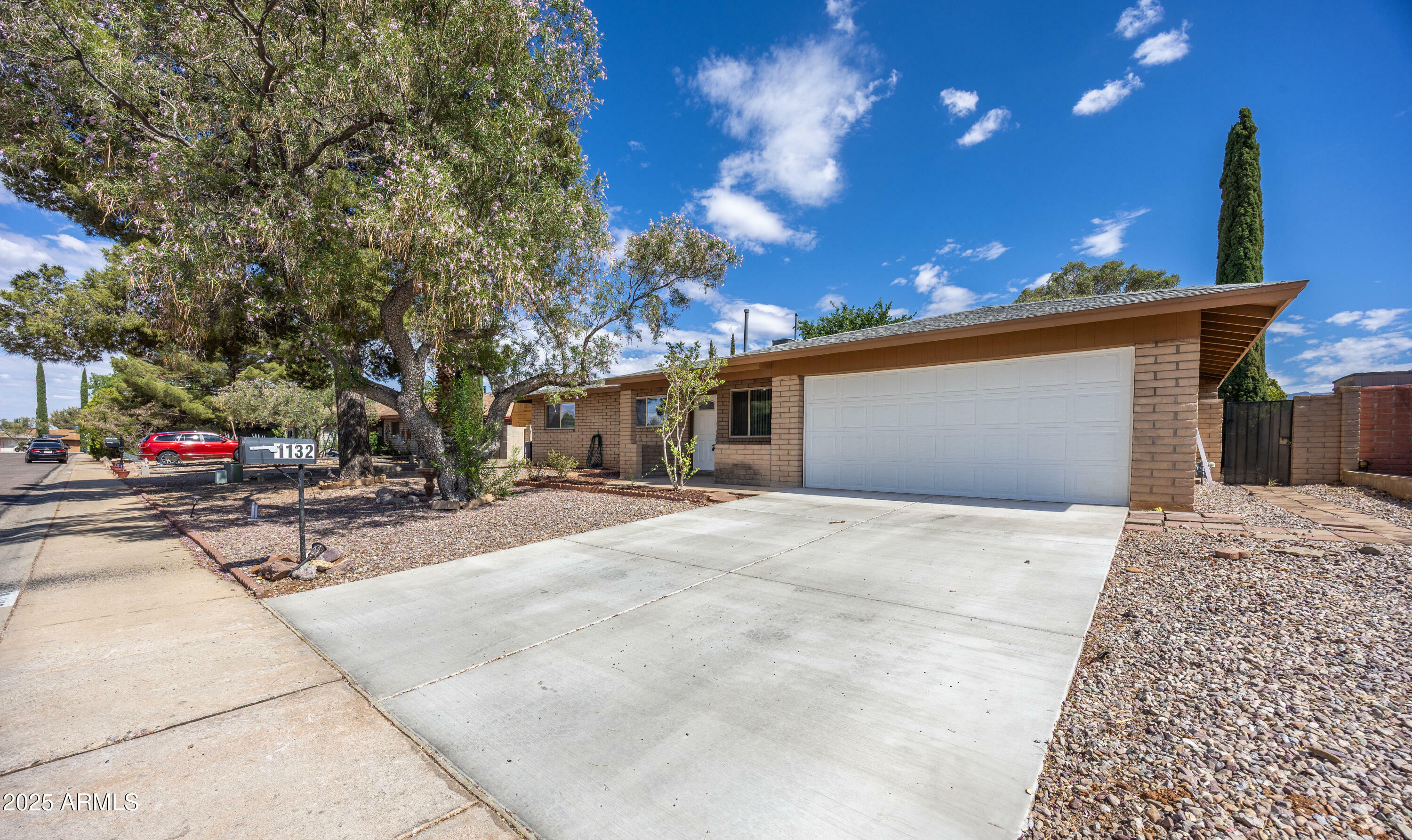 Property Photo: 1132 N Catalina Drive AZ 85635