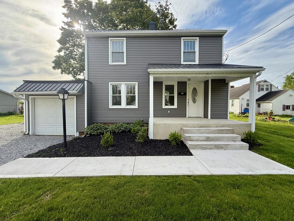 Property Photo:  911 Masters Ave  OH 44805 