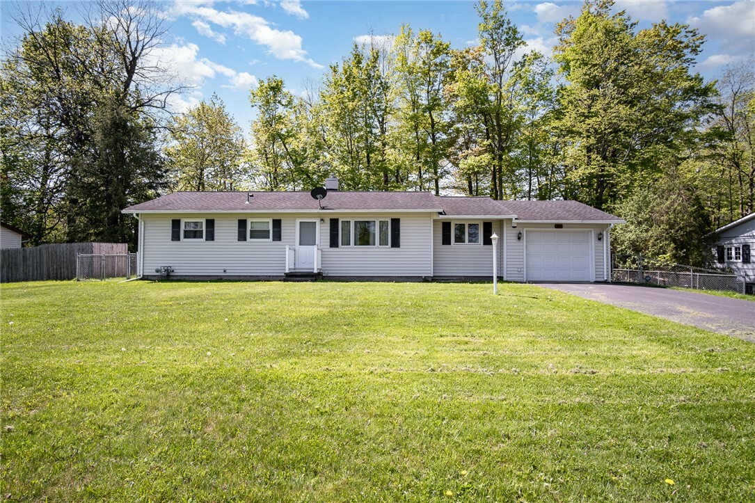 Property Photo: 289 Hollybrook Road NY 14623
