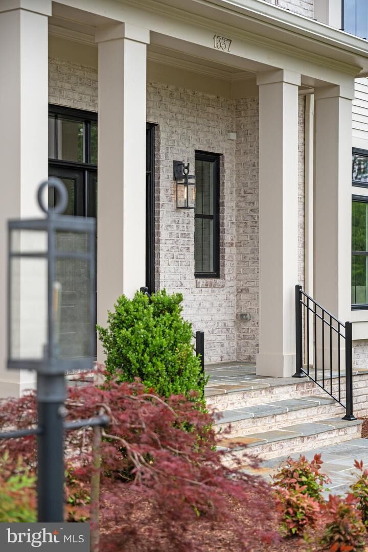 Property Photo:  1337 Beulah Road  VA 22182 