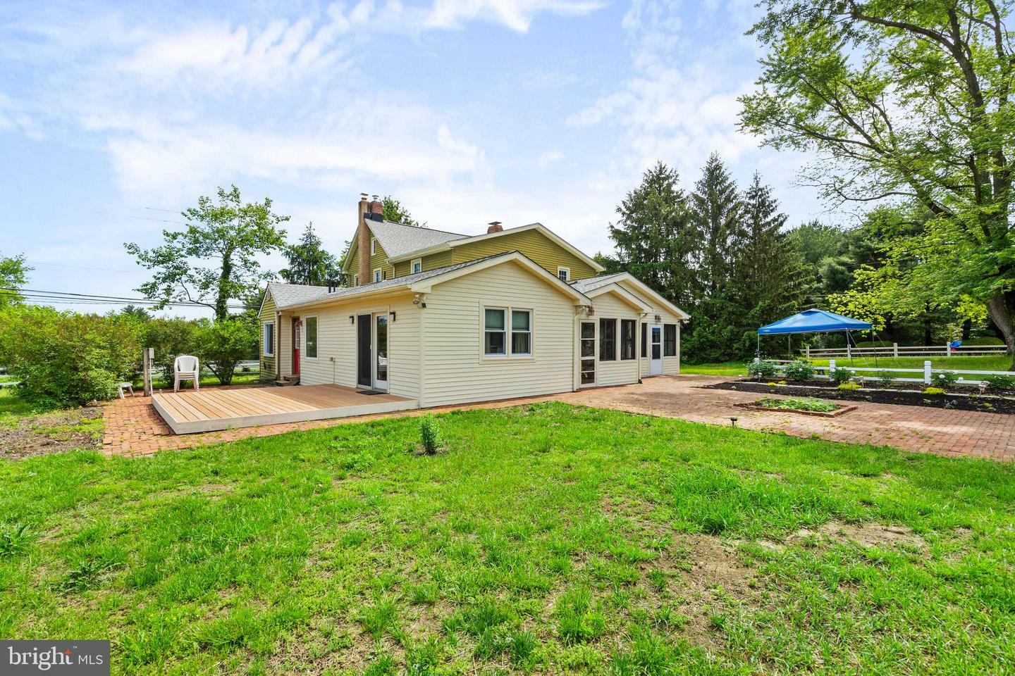Property Photo: 522 Creek Road NJ 08057
