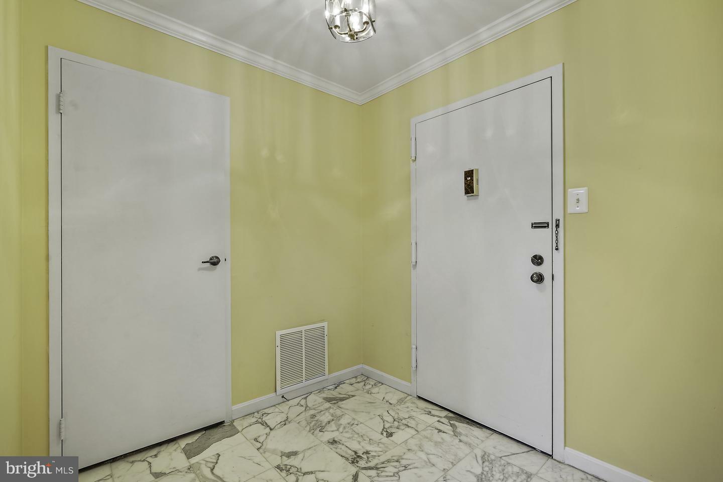 Property Photo: 10300 Bushman Drive 102 VA 22124