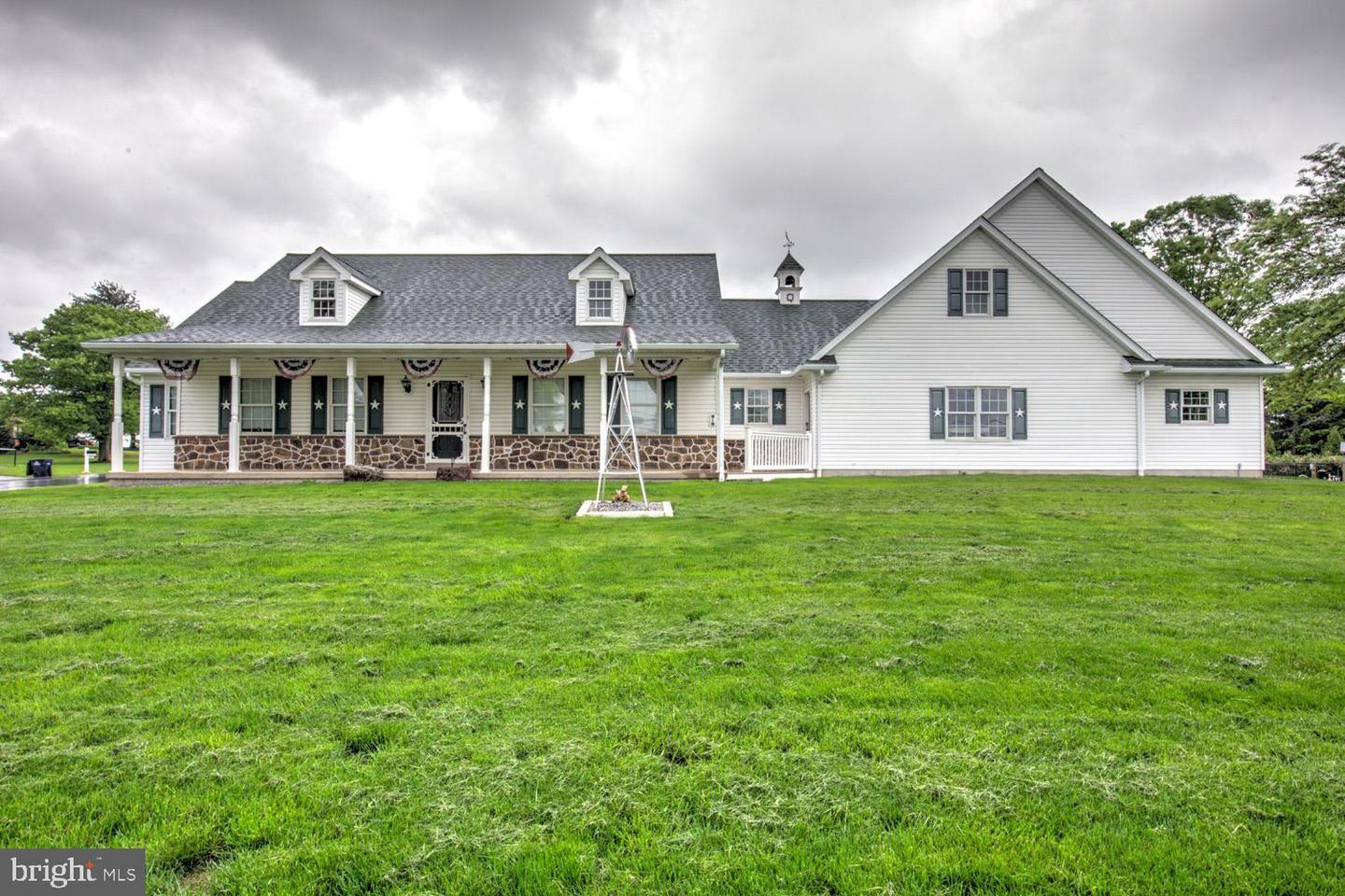 57 Carriage Drive  Gordonville PA 17529 photo