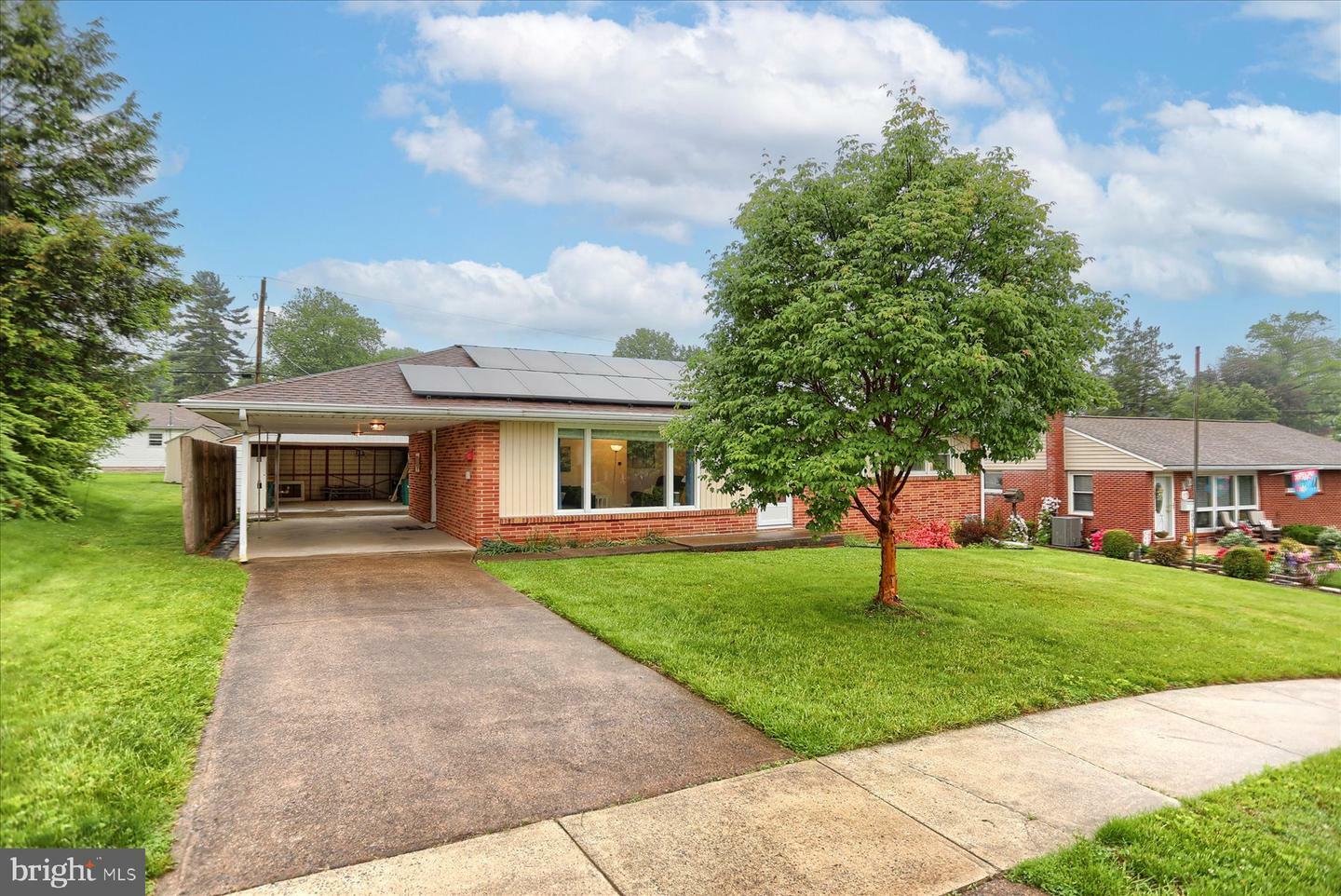 Property Photo: 83 Hillside Circle PA 17011