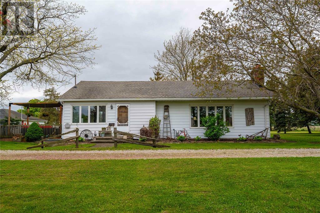 Photo de la propriété:  6441 Moore Street  ON N0N 1A0 