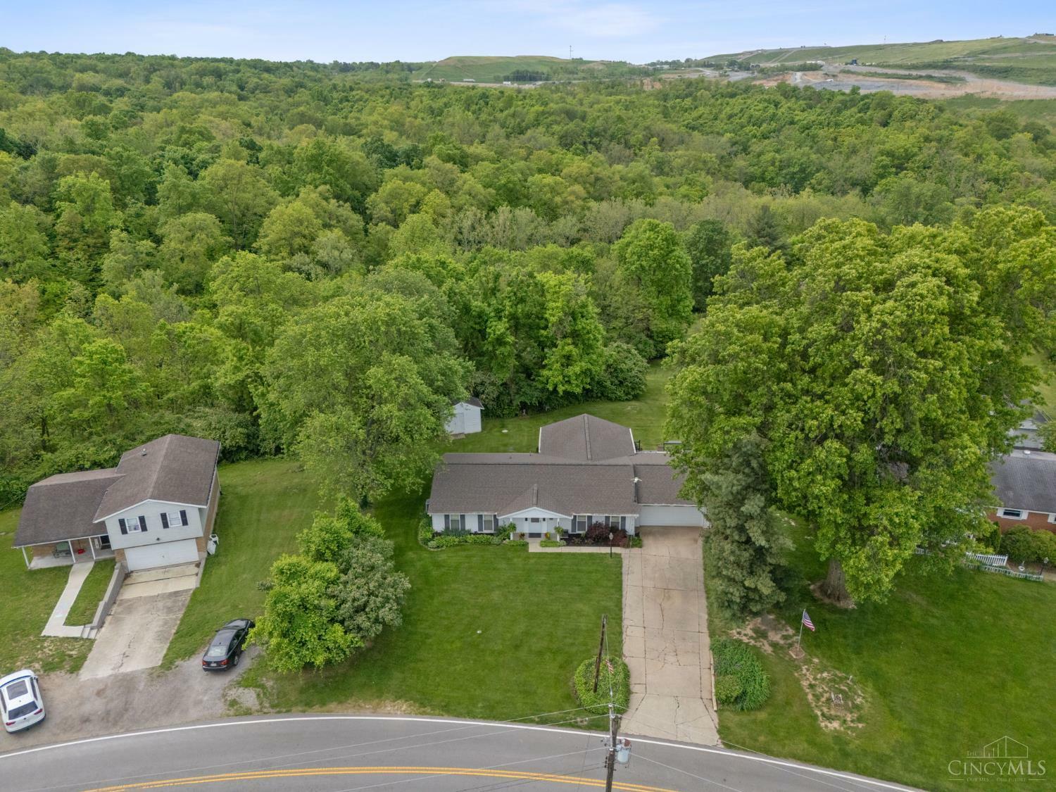 Property Photo: 3249 Crest Road OH 45251